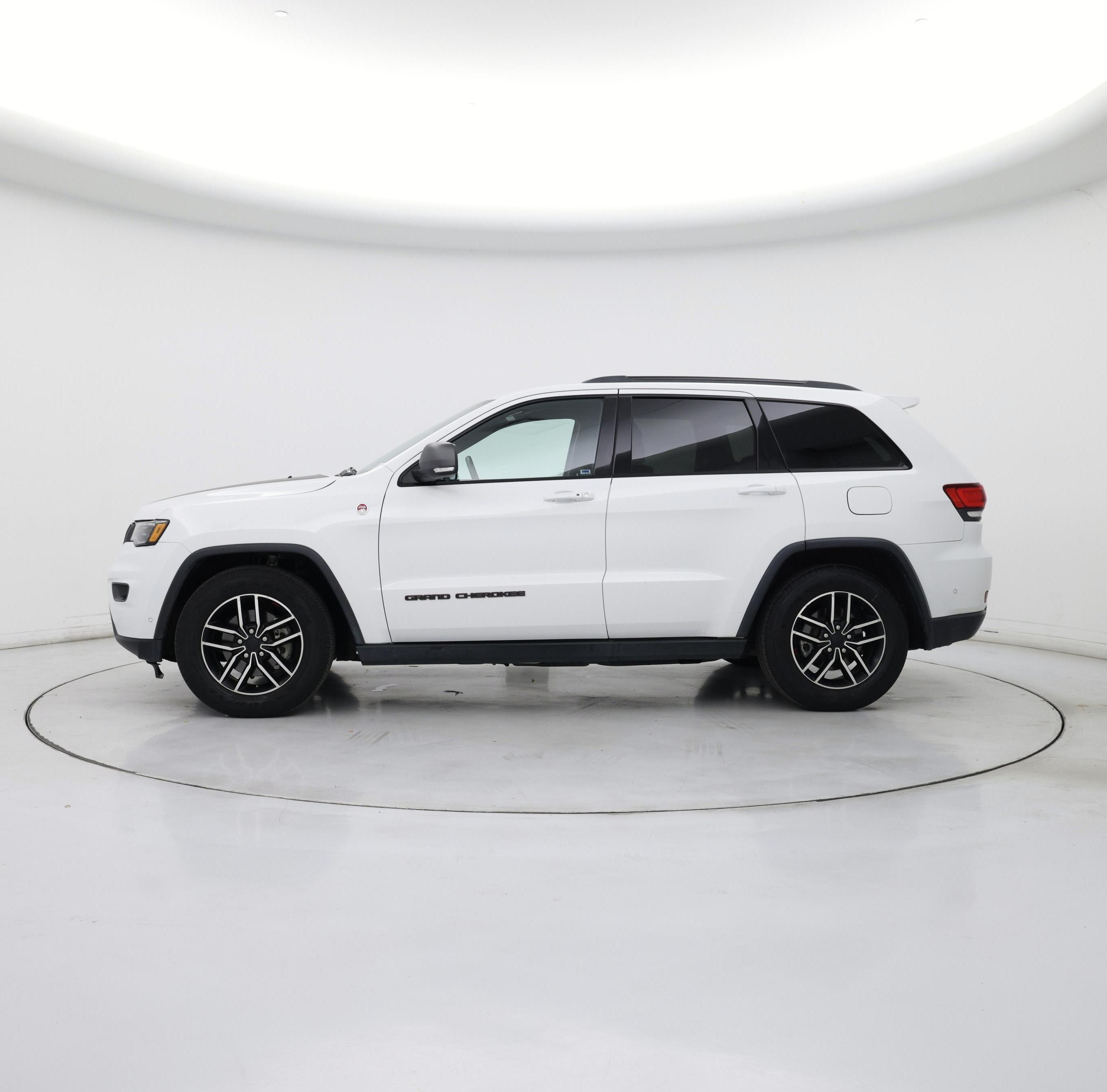 Thumbnail: 2020 Jeep Grand Cherokee - 3