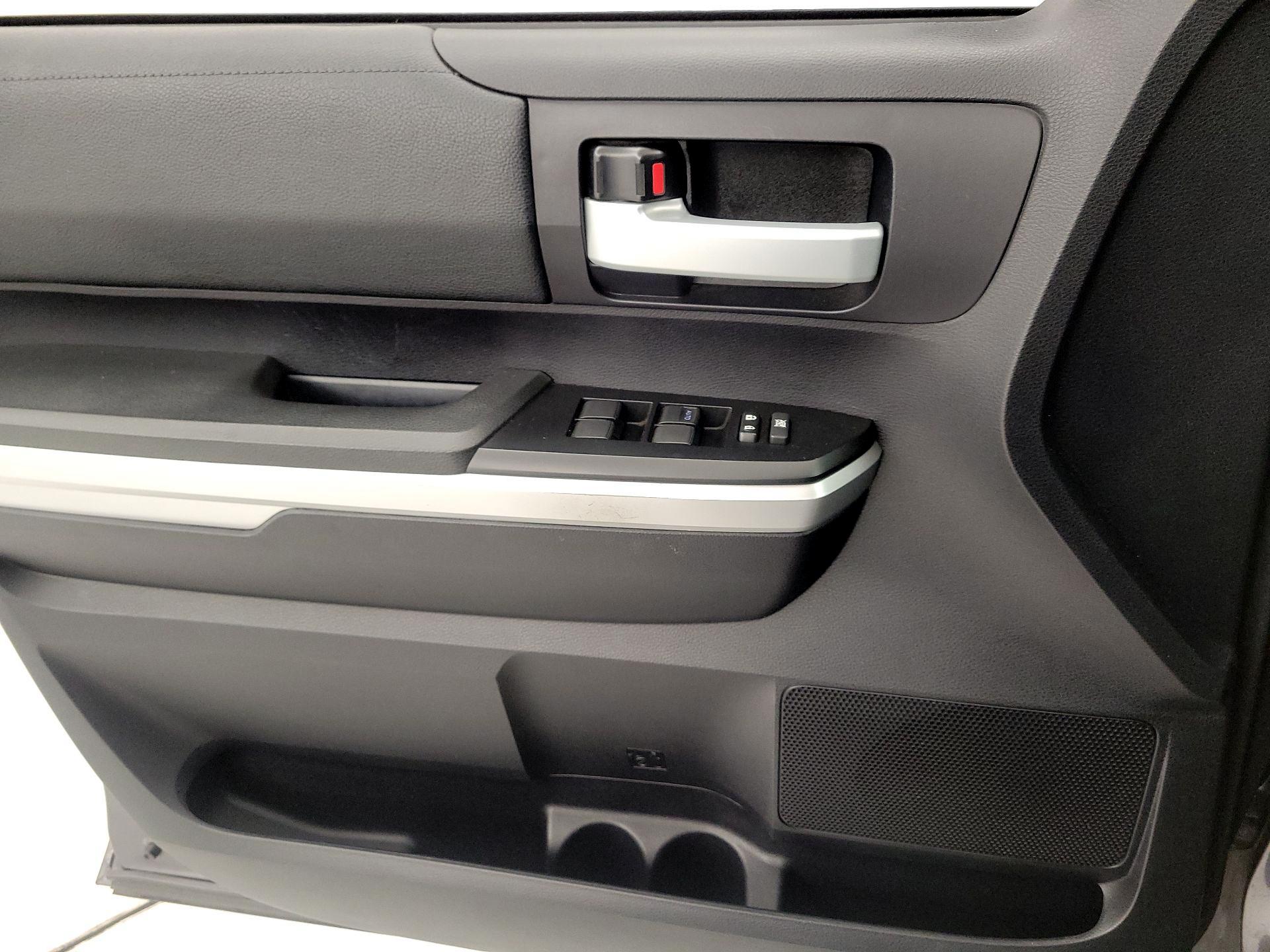 Thumbnail: 2016 Toyota Tundra - 12