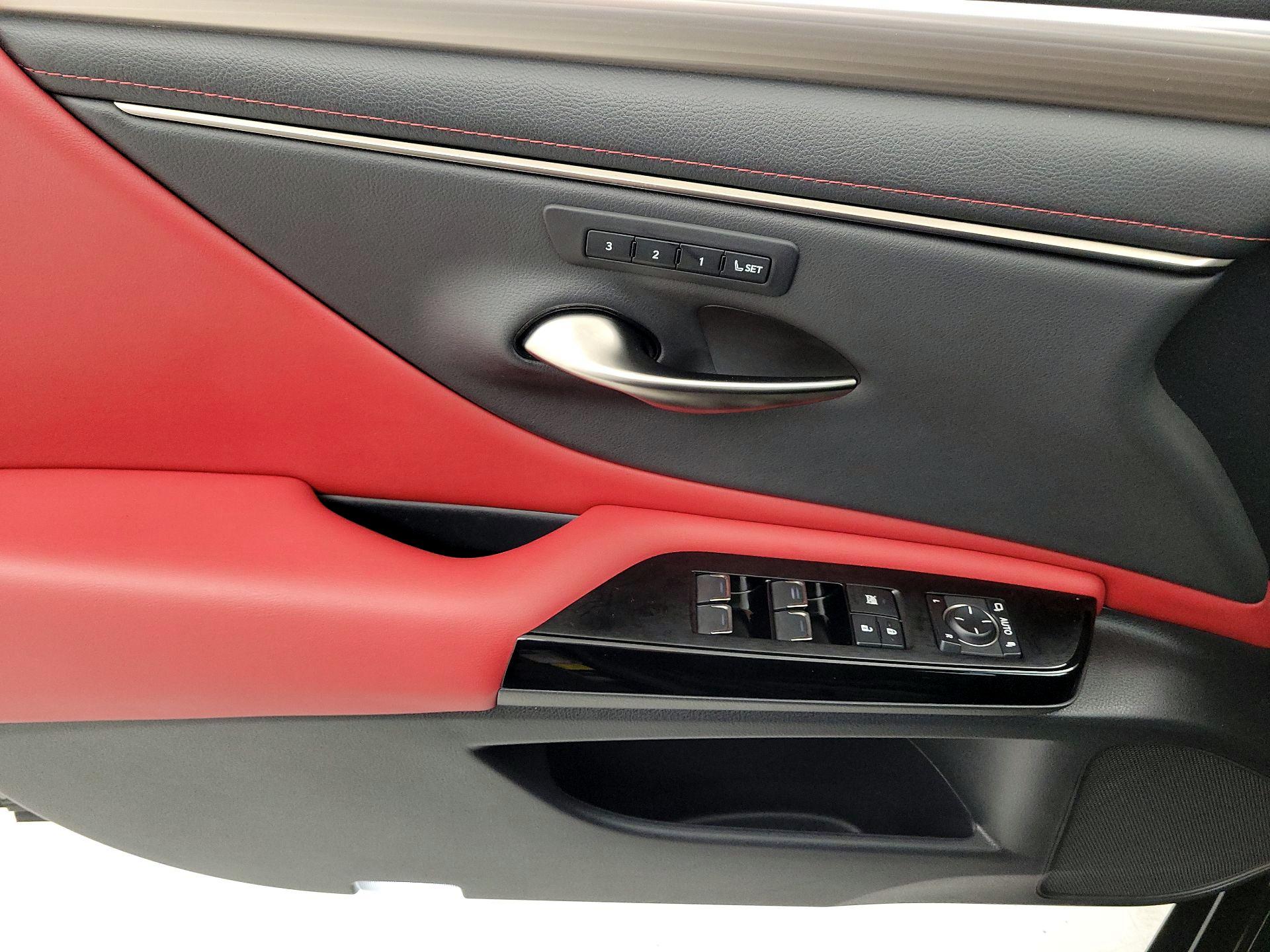 Thumbnail: 2022 Lexus ES - 12