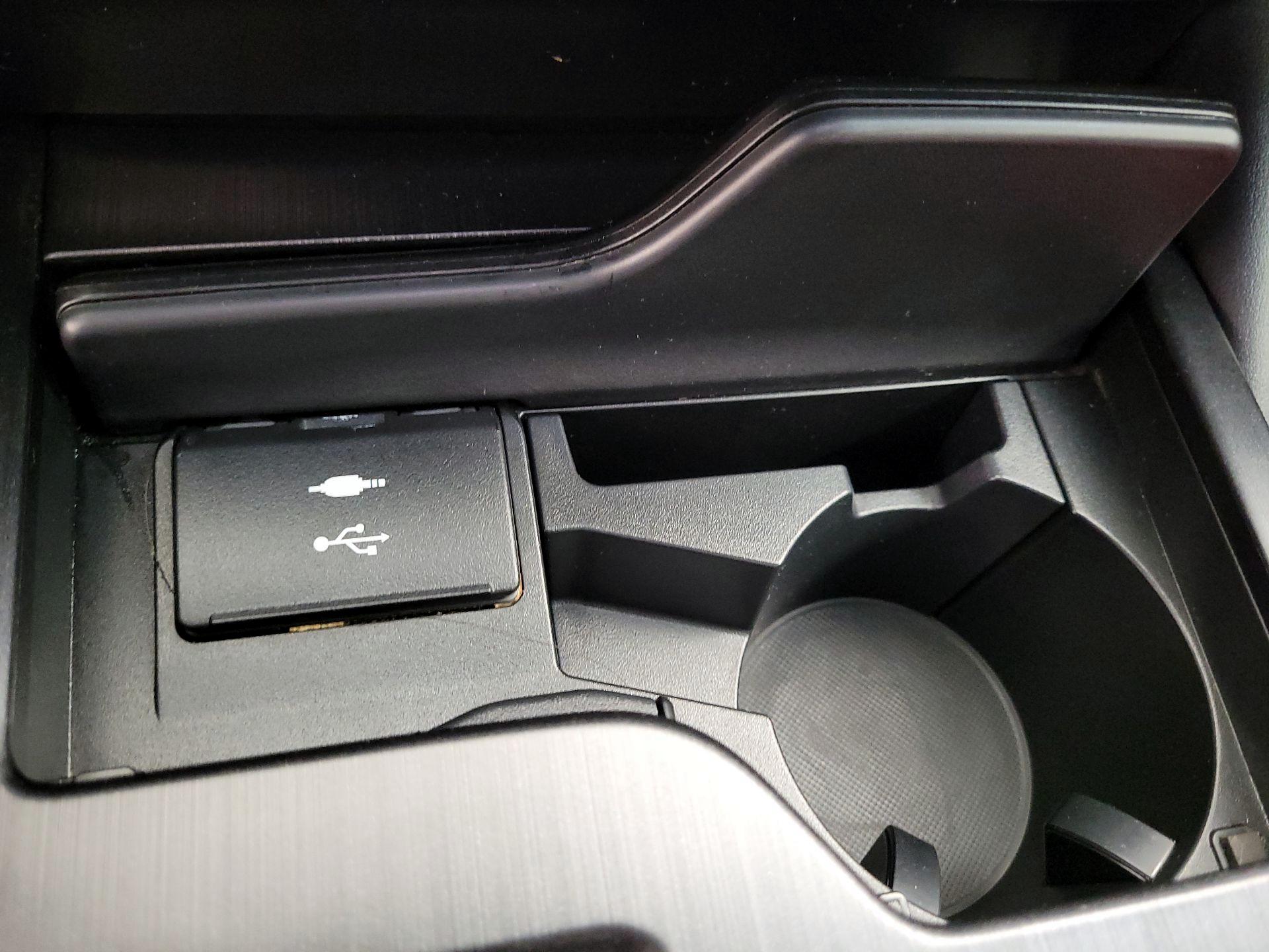 Thumbnail: 2022 Lexus ES - 18