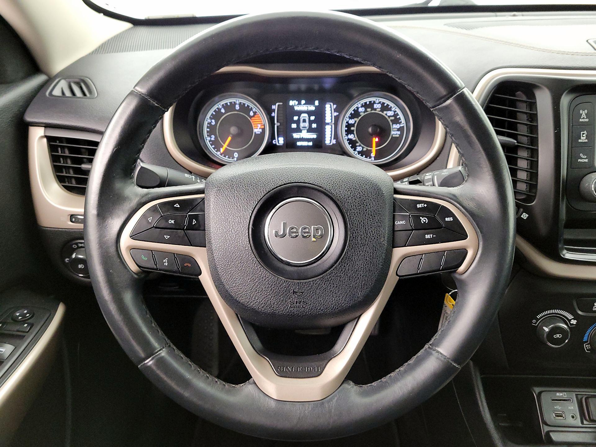 Thumbnail: 2018 Jeep Cherokee - 10