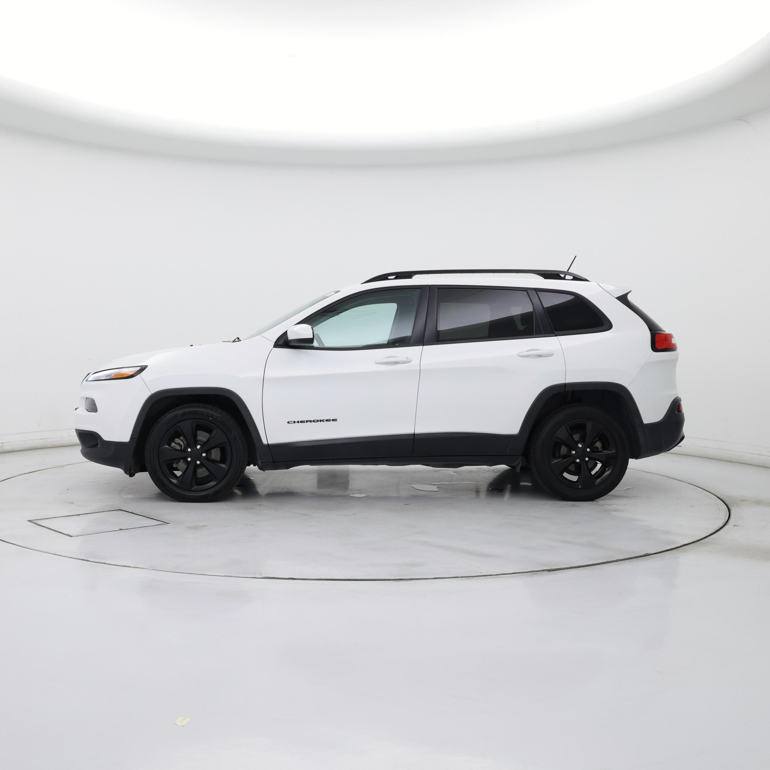 Thumbnail: 2018 Jeep Cherokee - 3