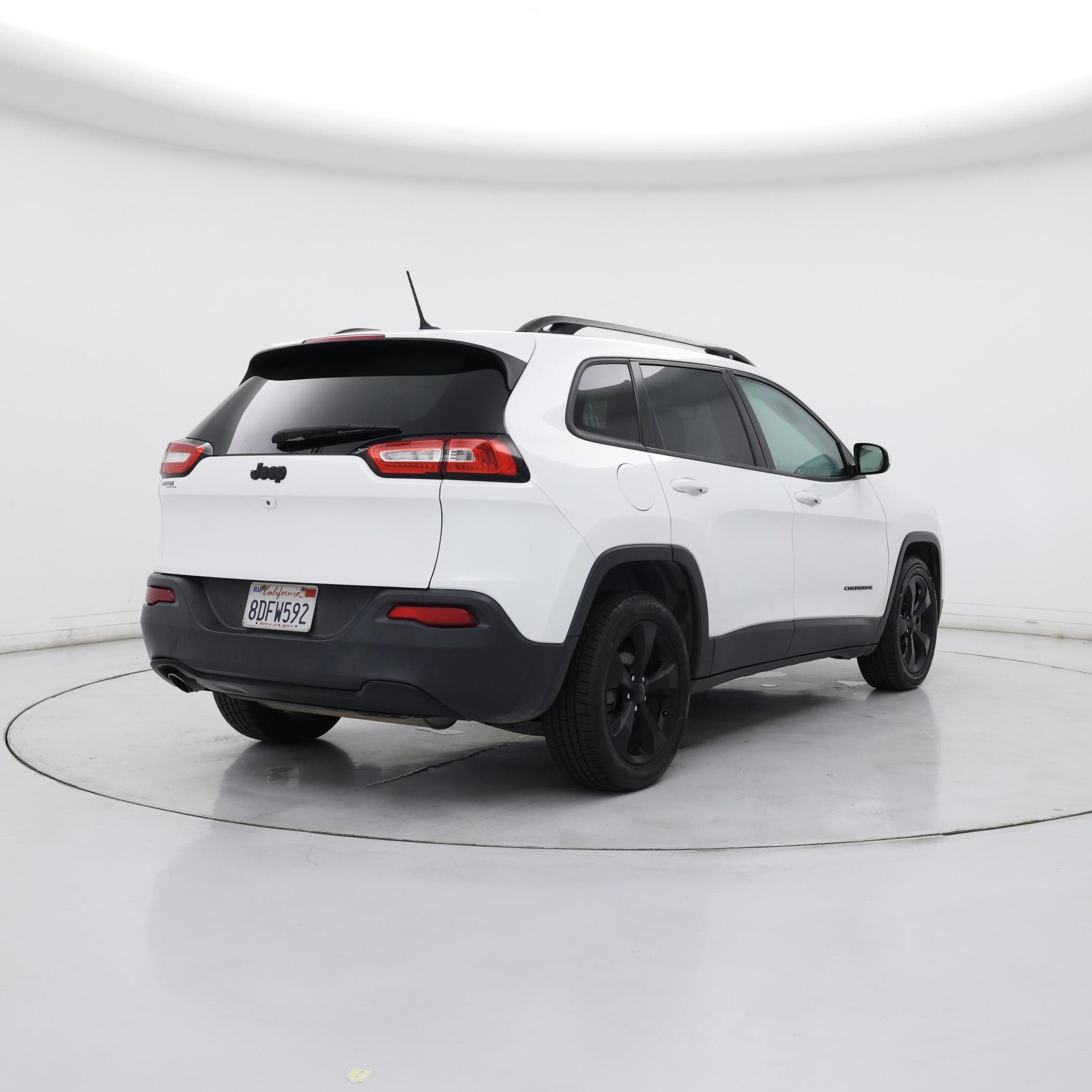 Thumbnail: 2018 Jeep Cherokee - 8