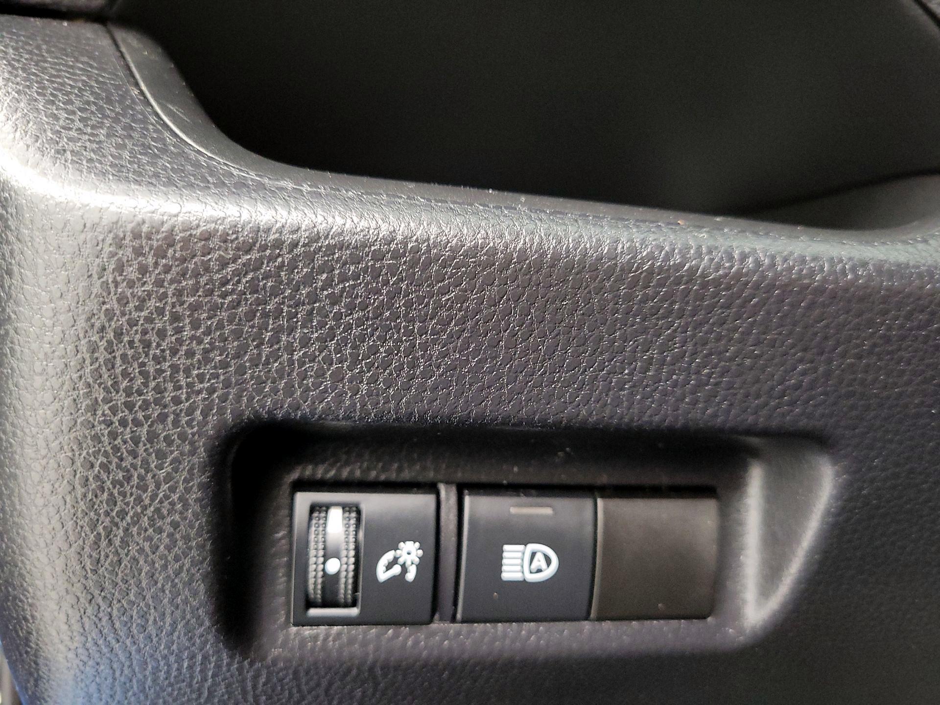 Thumbnail: 2021 Toyota RAV4 - 13