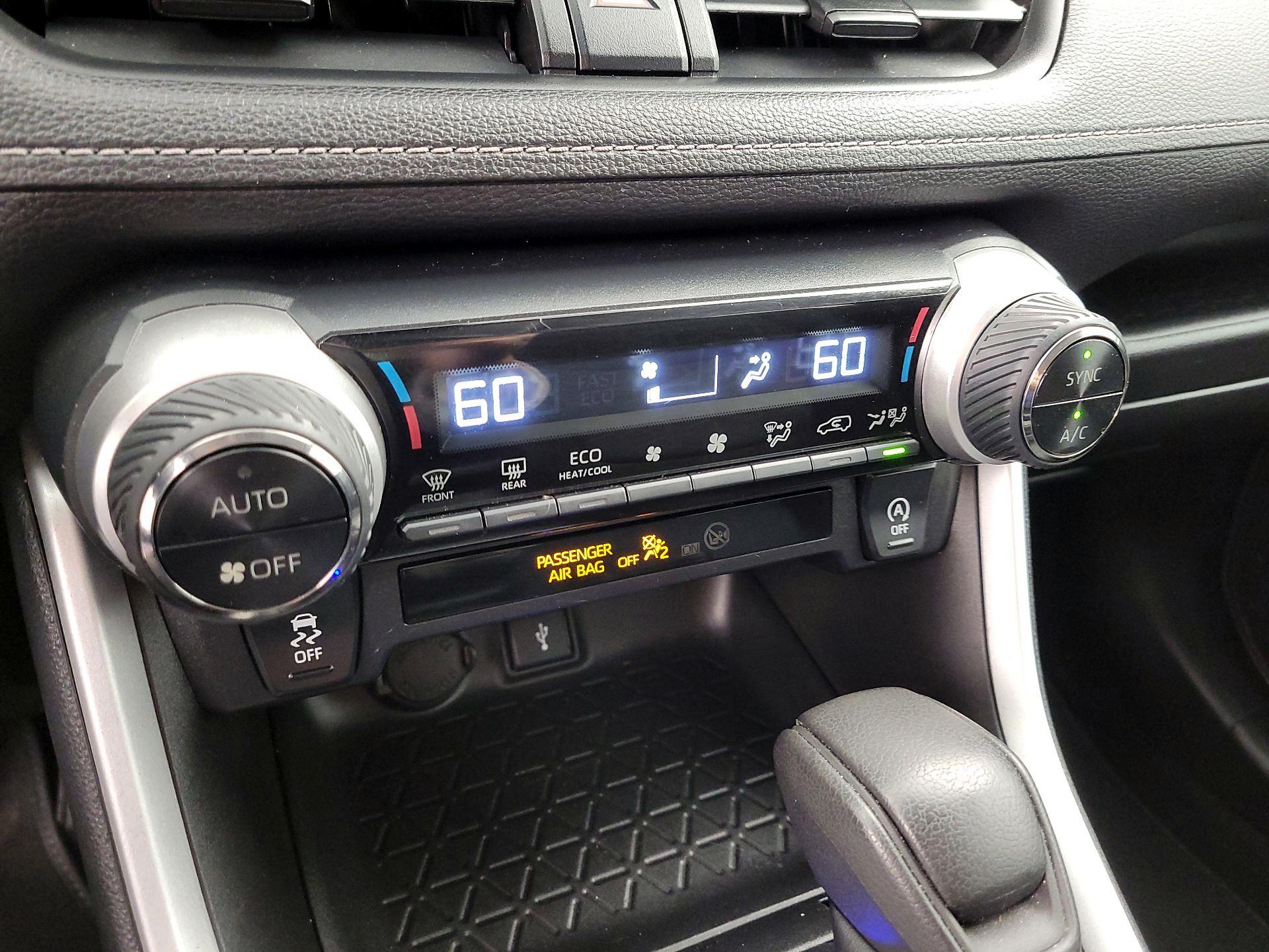 Thumbnail: 2021 Toyota RAV4 - 16