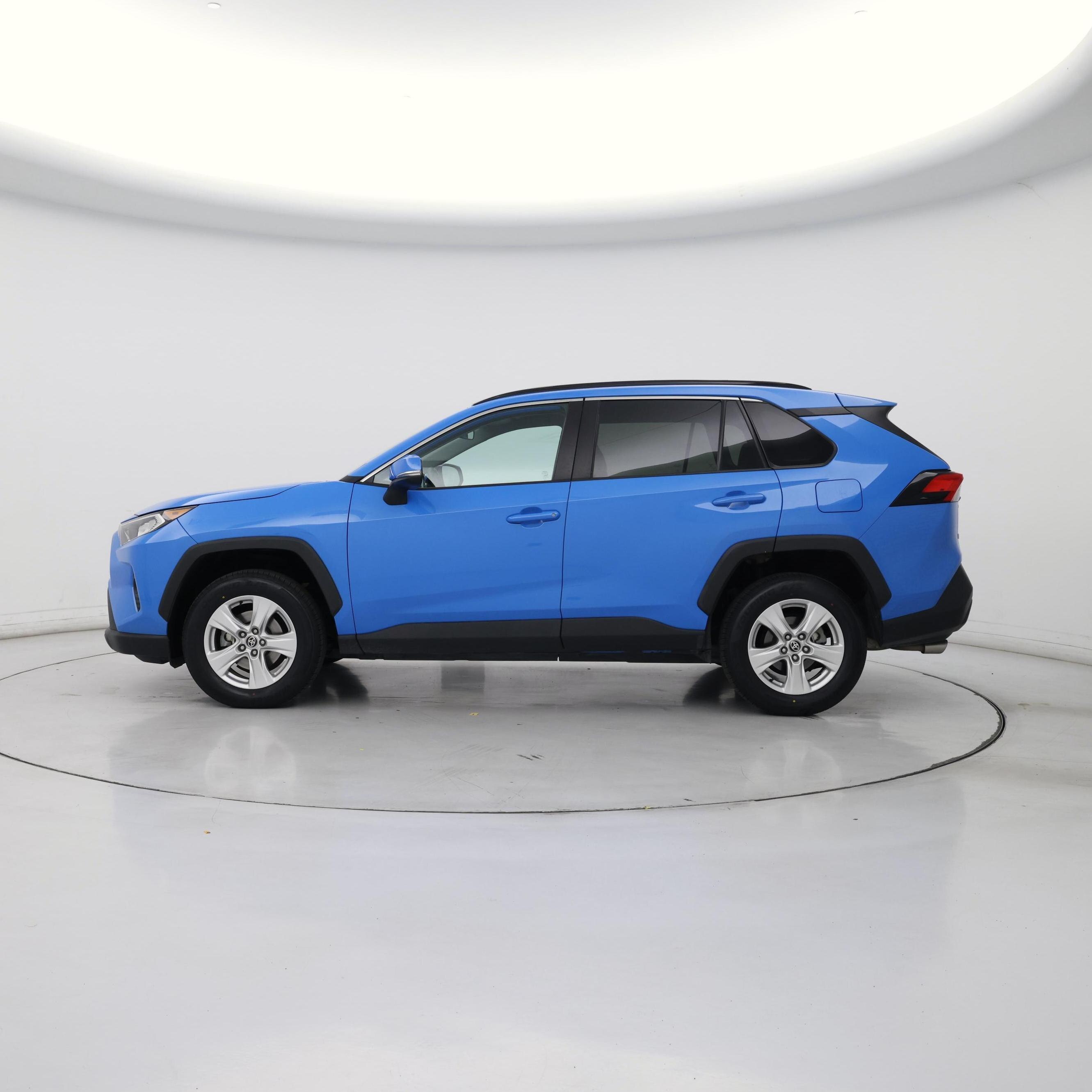 Thumbnail: 2021 Toyota RAV4 - 3