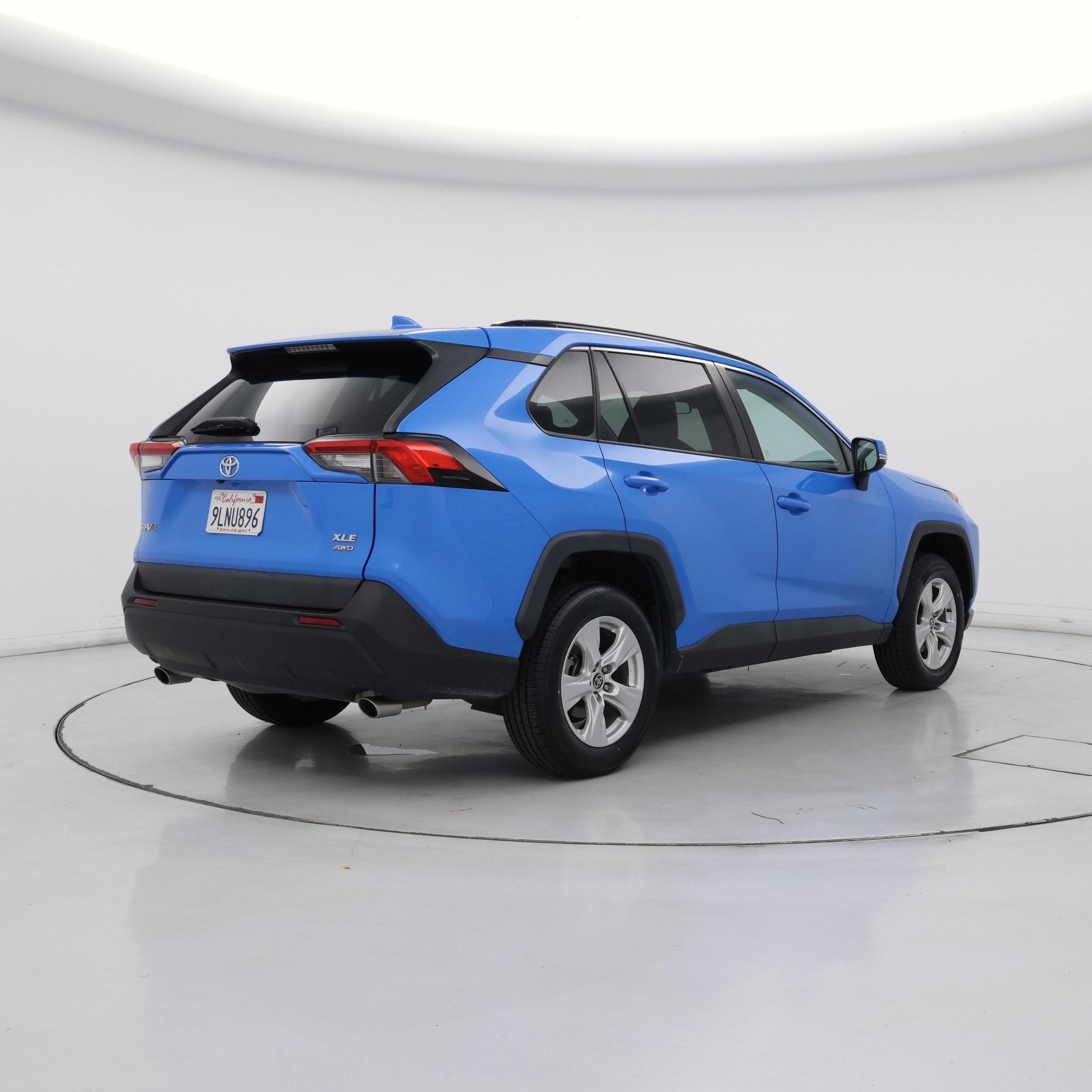 Thumbnail: 2021 Toyota RAV4 - 8