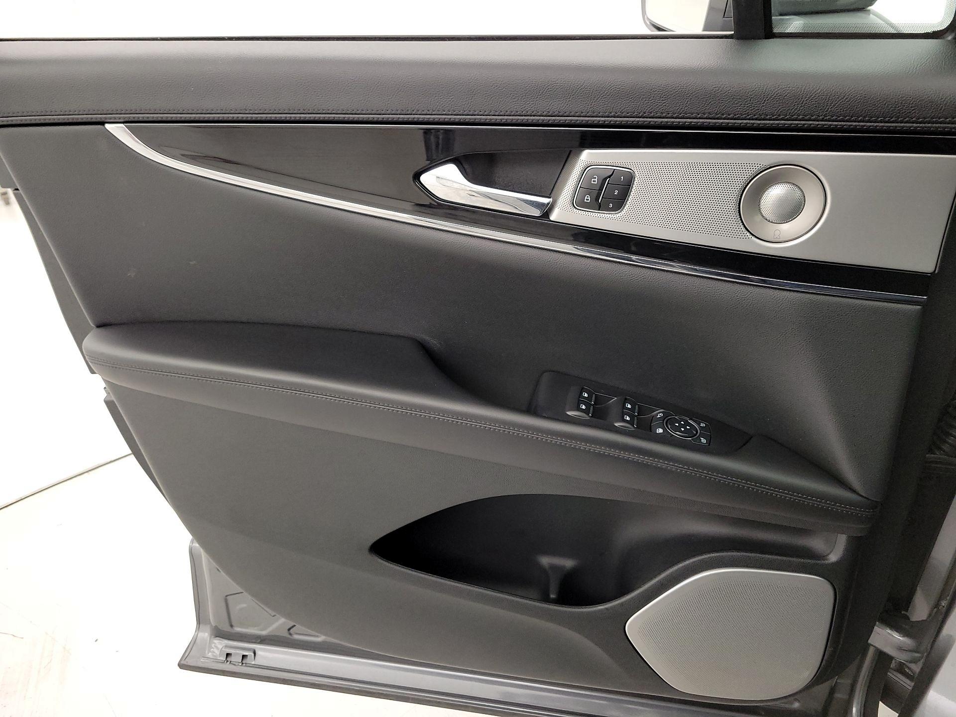 Thumbnail: 2023 Lincoln Nautilus - 12