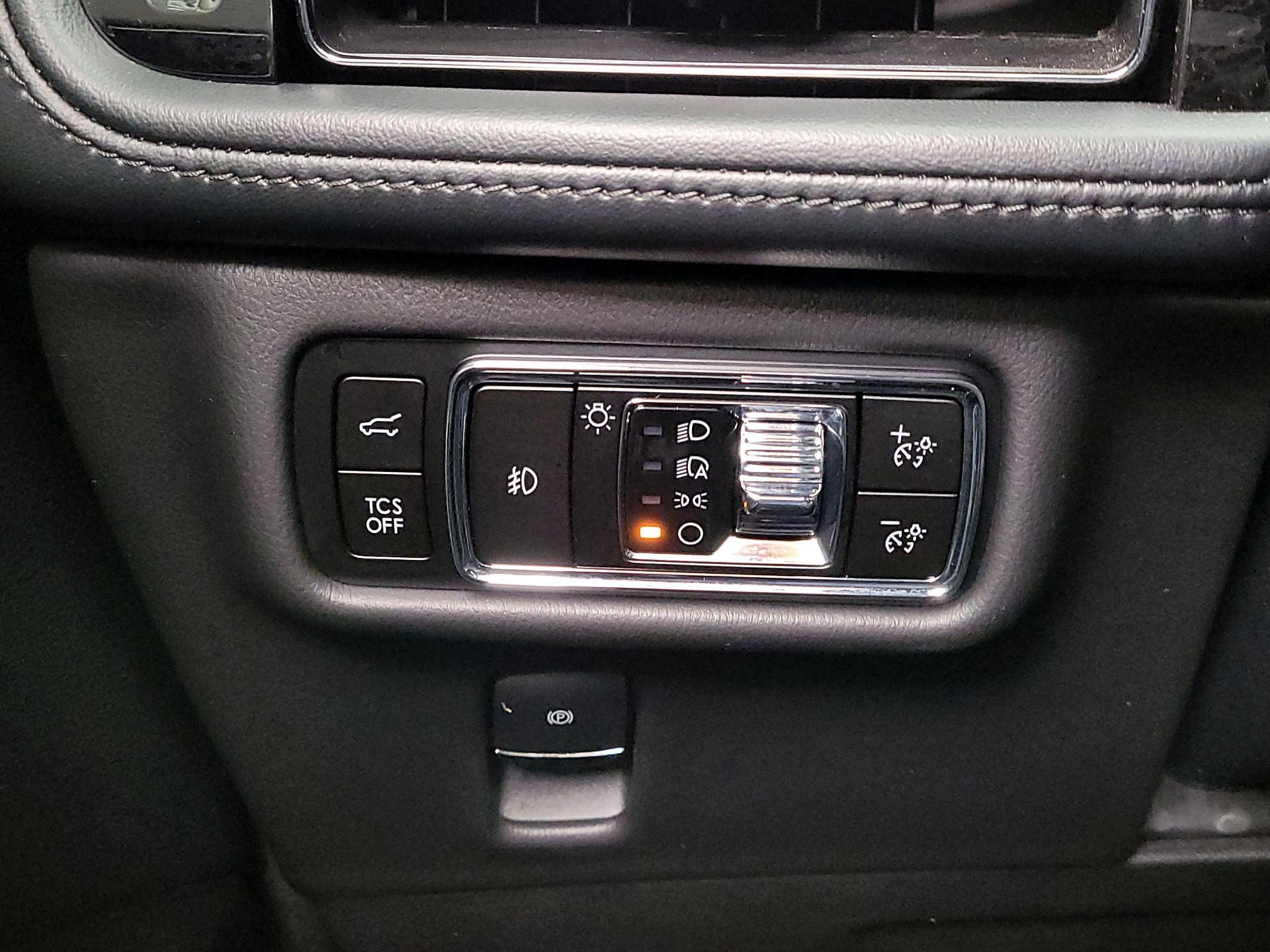 Thumbnail: 2023 Lincoln Nautilus - 13