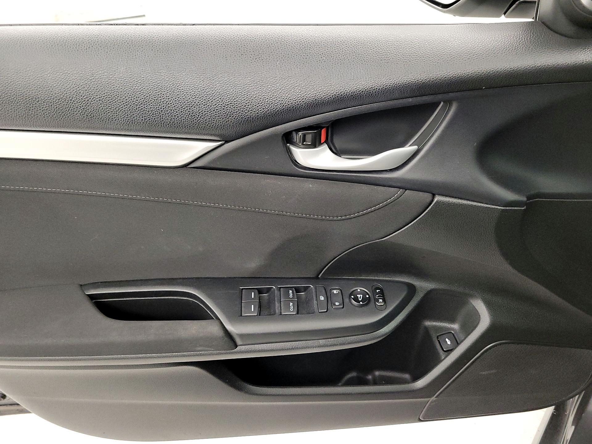 Thumbnail: 2017 Honda Civic - 12