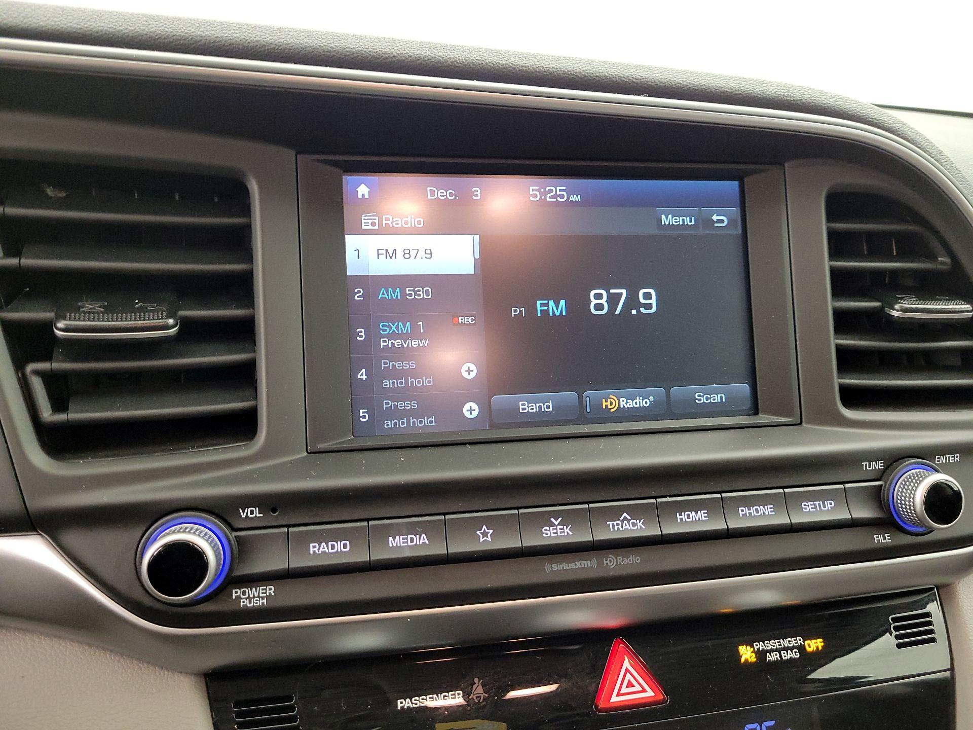 Thumbnail: 2020 Hyundai Elantra - 15