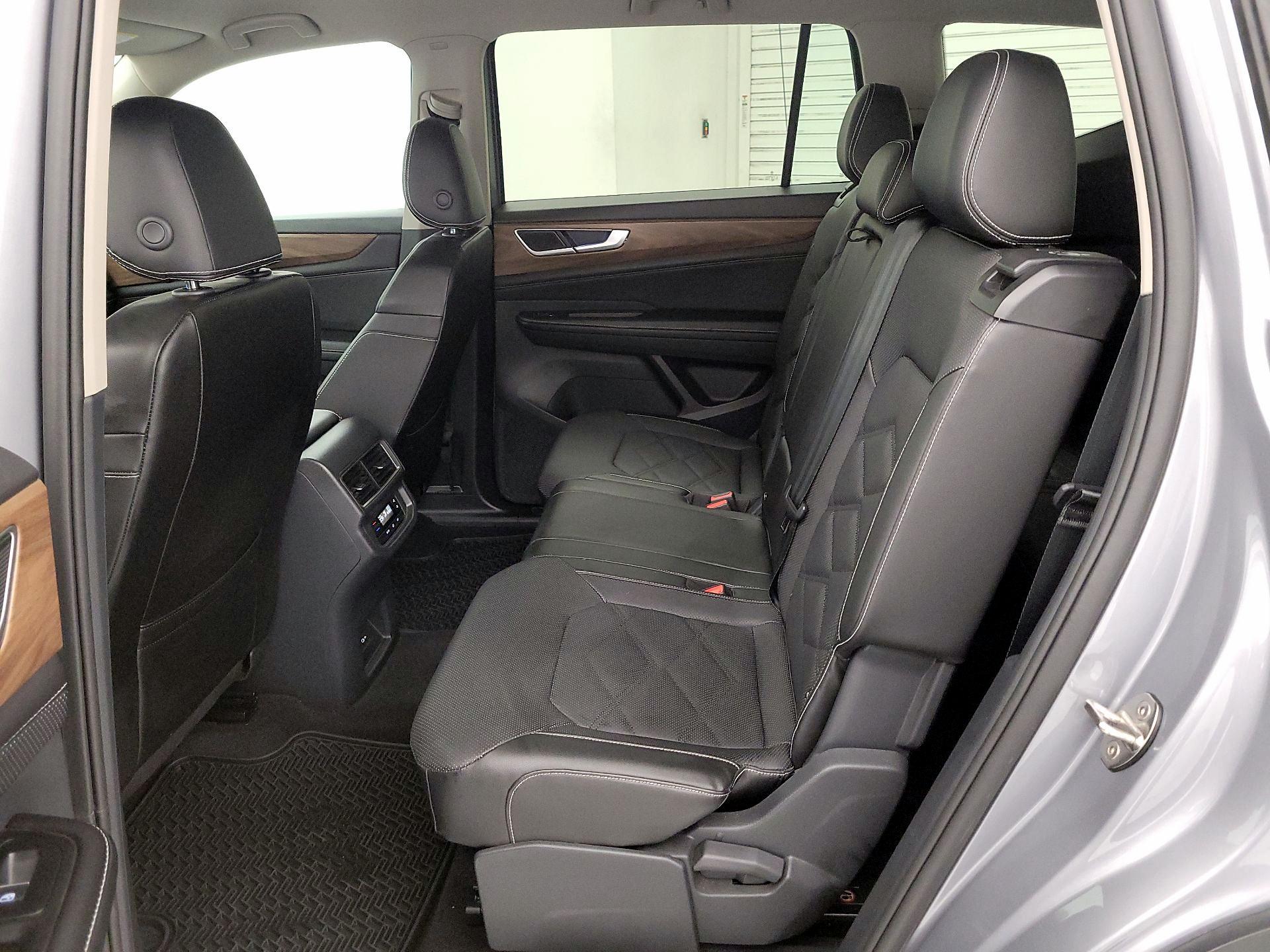 Thumbnail: 2024 Volkswagen Atlas - 19