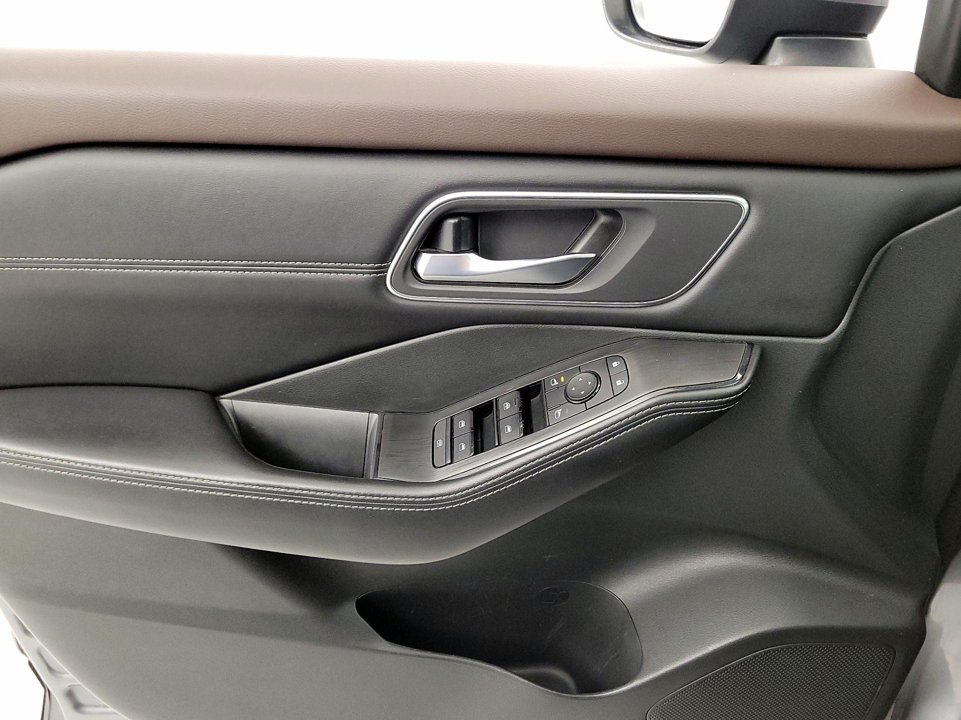 Thumbnail: 2021 Nissan Rogue - 12