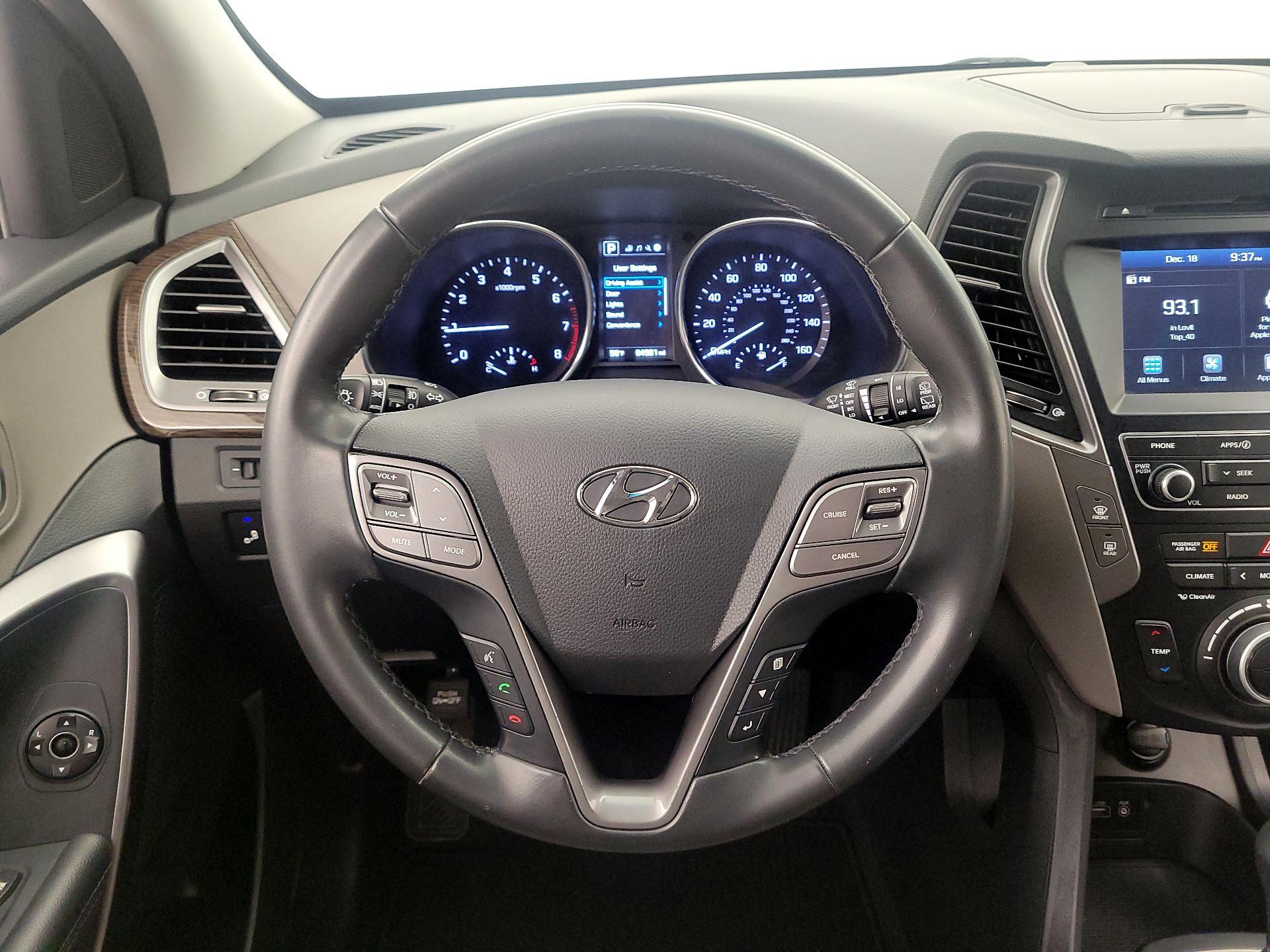 Thumbnail: 2017 Hyundai Santa Fe - 10