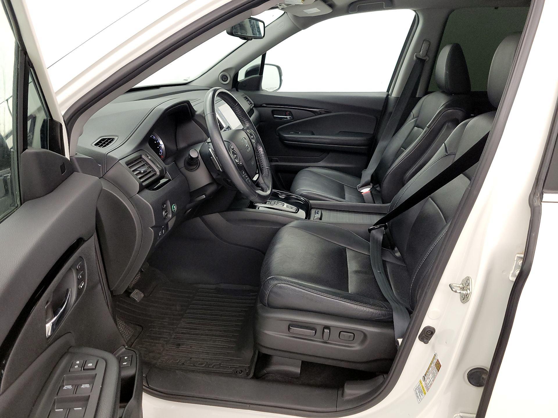 Thumbnail: 2016 Honda Pilot - 11