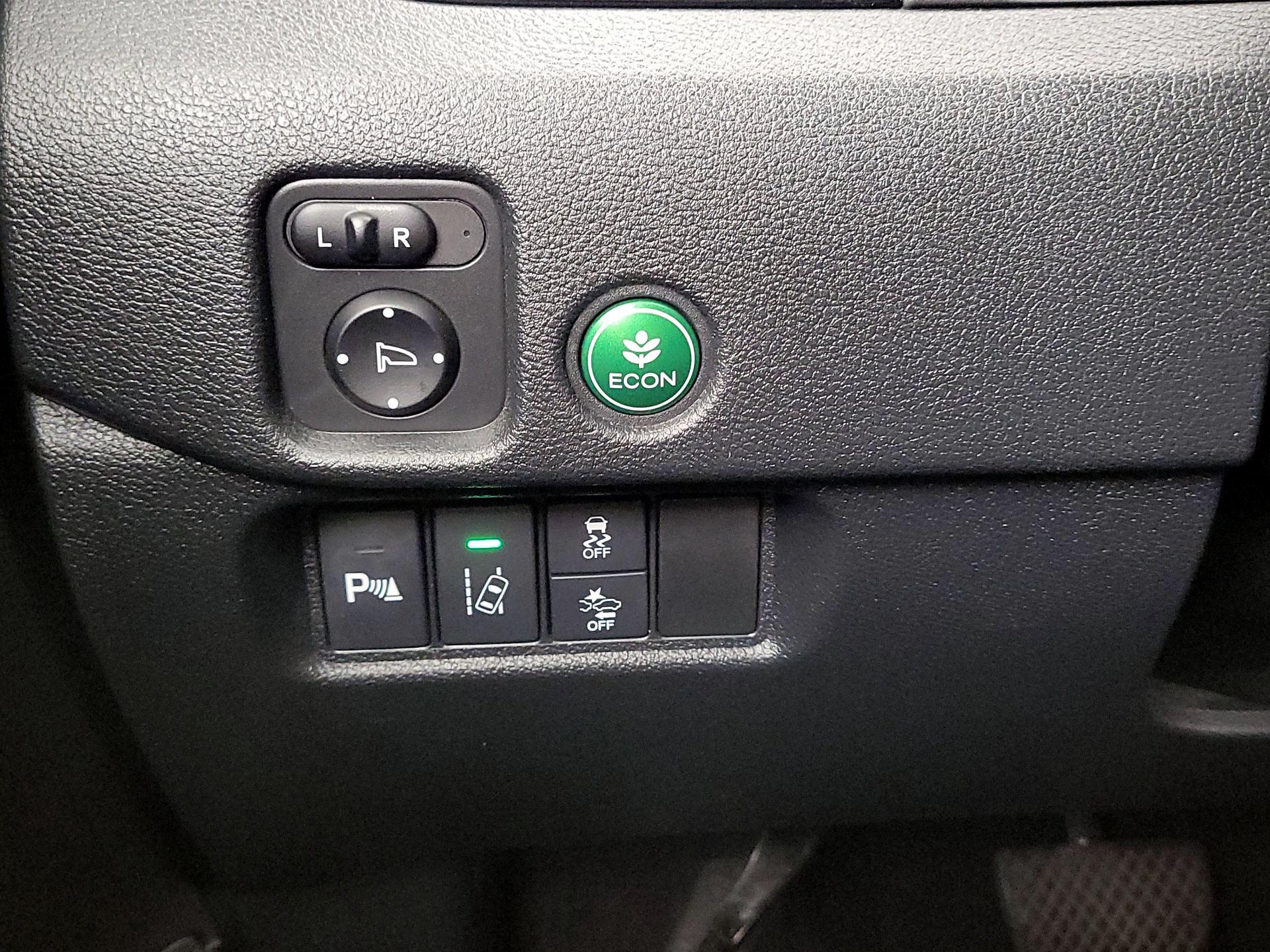 Thumbnail: 2016 Honda Pilot - 13