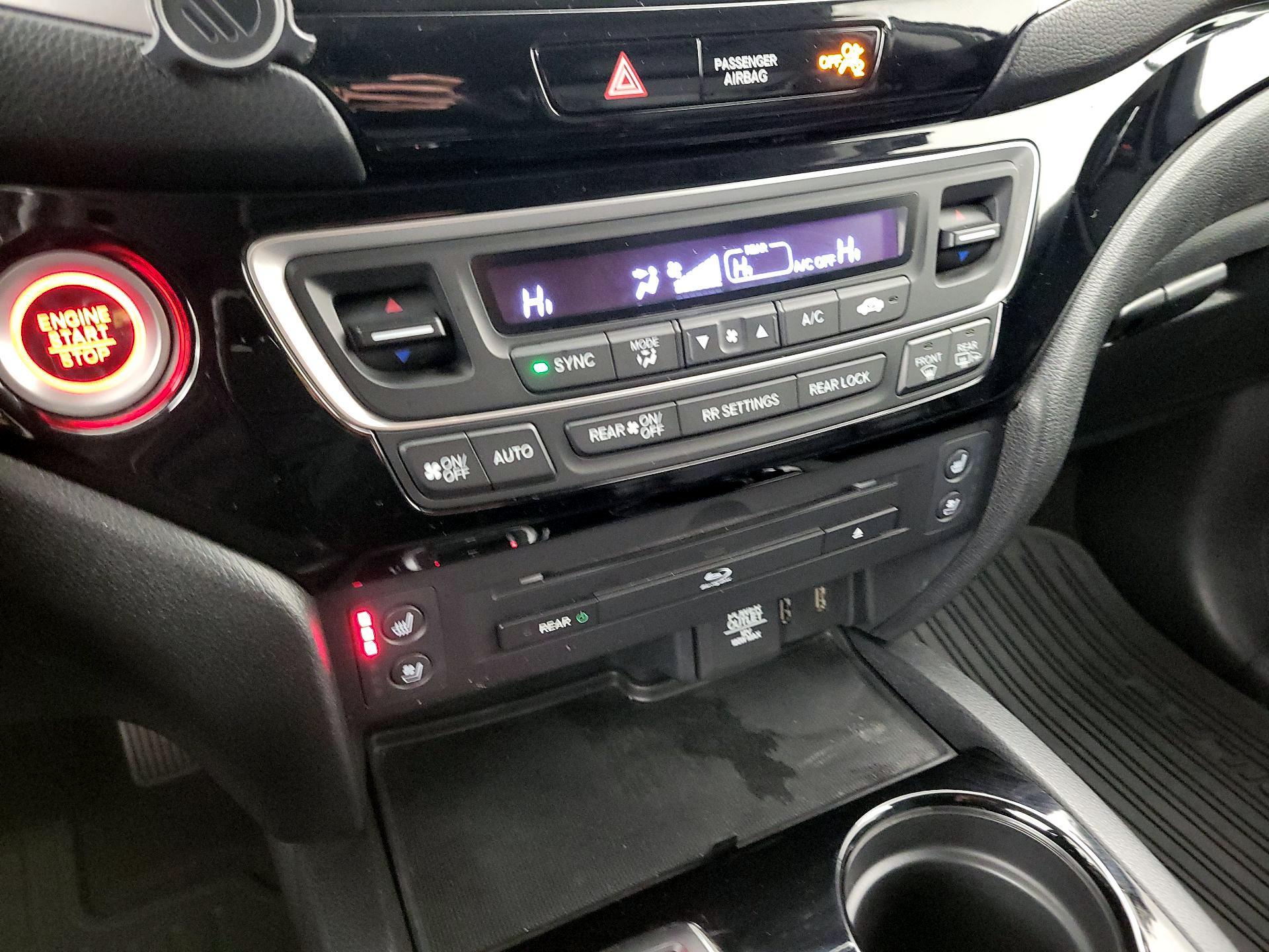 Thumbnail: 2016 Honda Pilot - 17