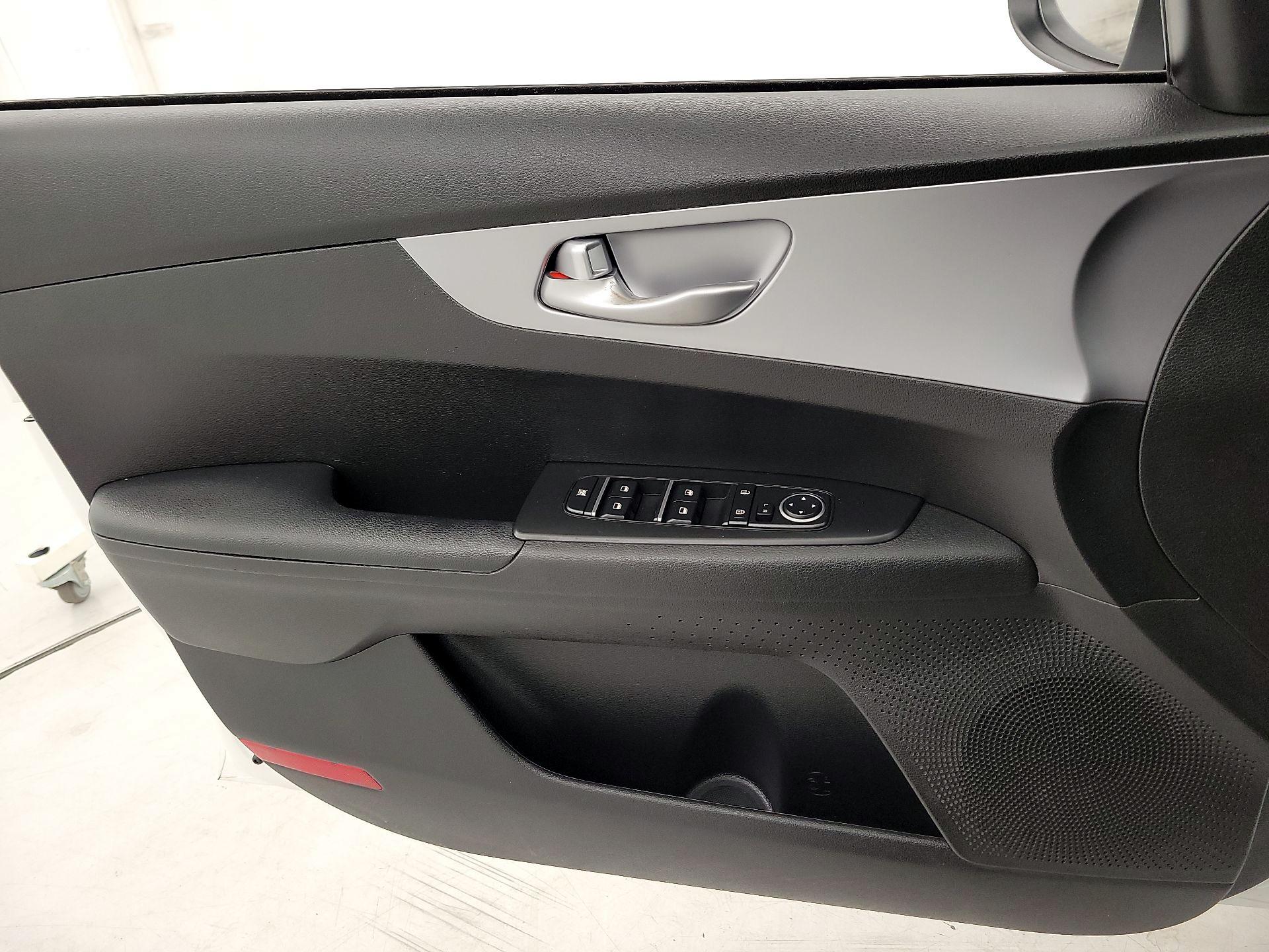 Thumbnail: 2023 Kia Forte - 12