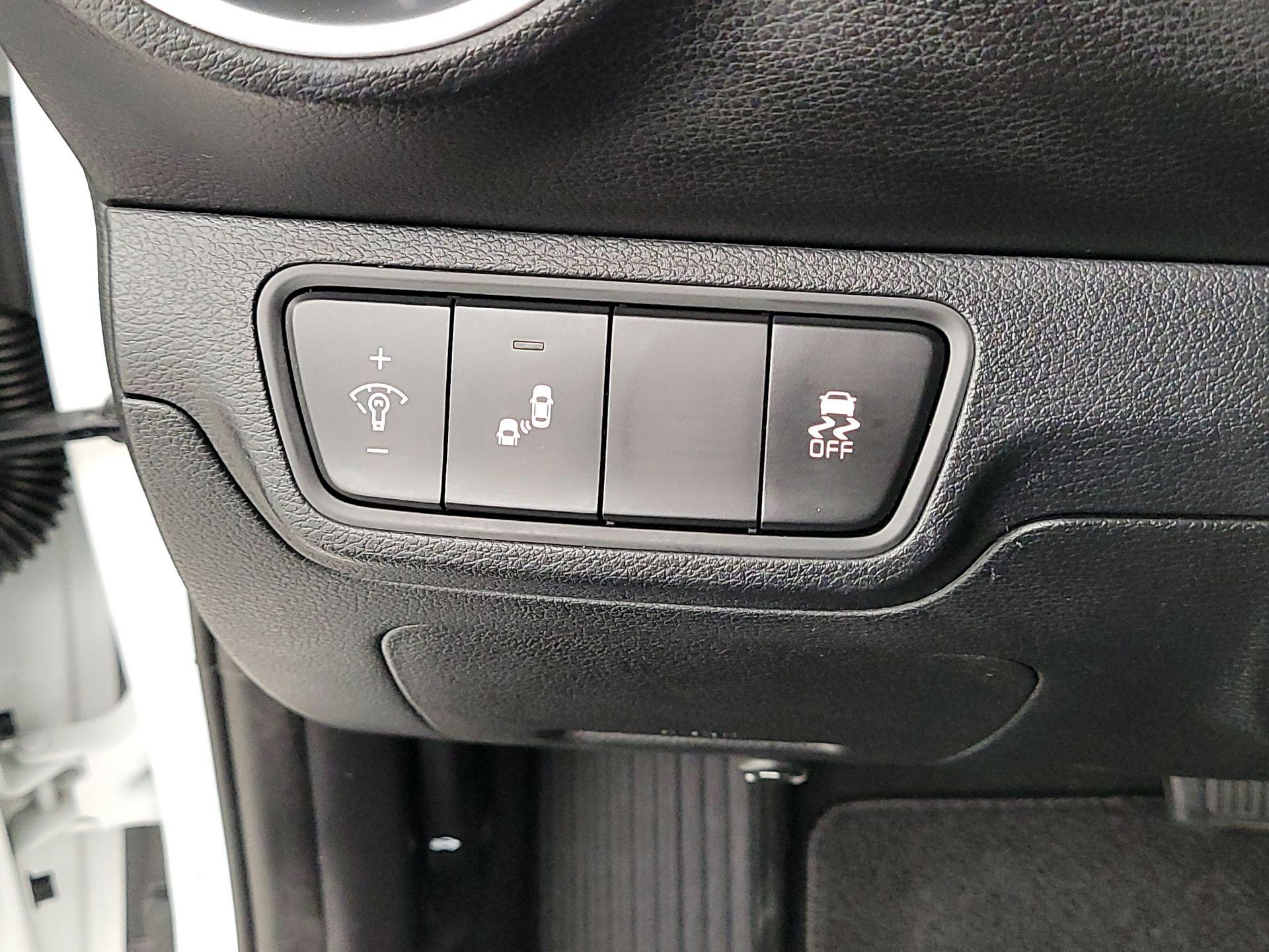 Thumbnail: 2023 Kia Forte - 13