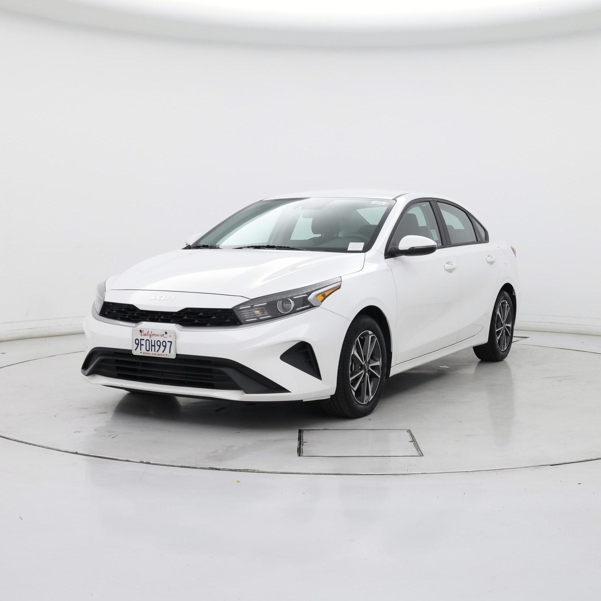 Thumbnail: 2023 Kia Forte - 4