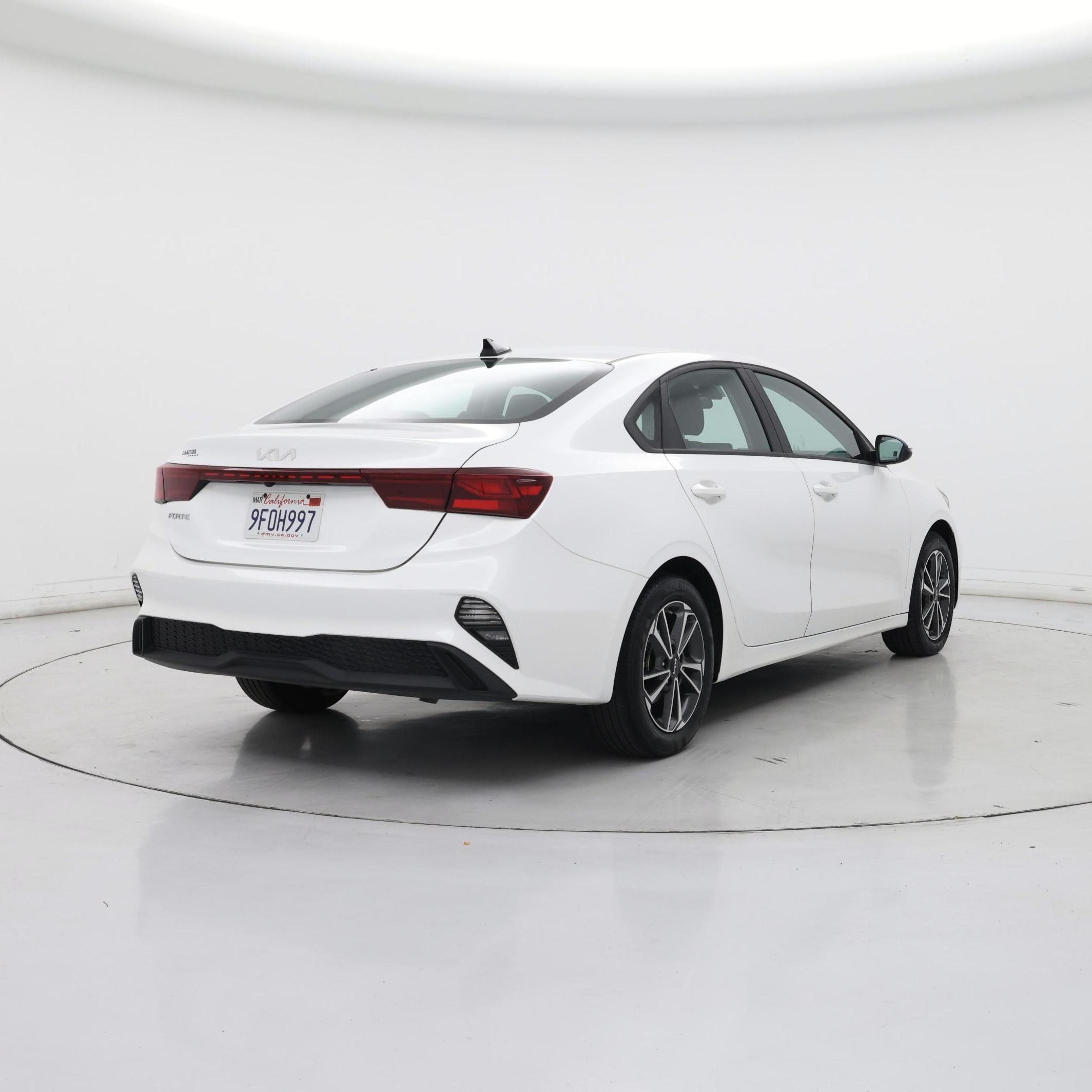 Thumbnail: 2023 Kia Forte - 8