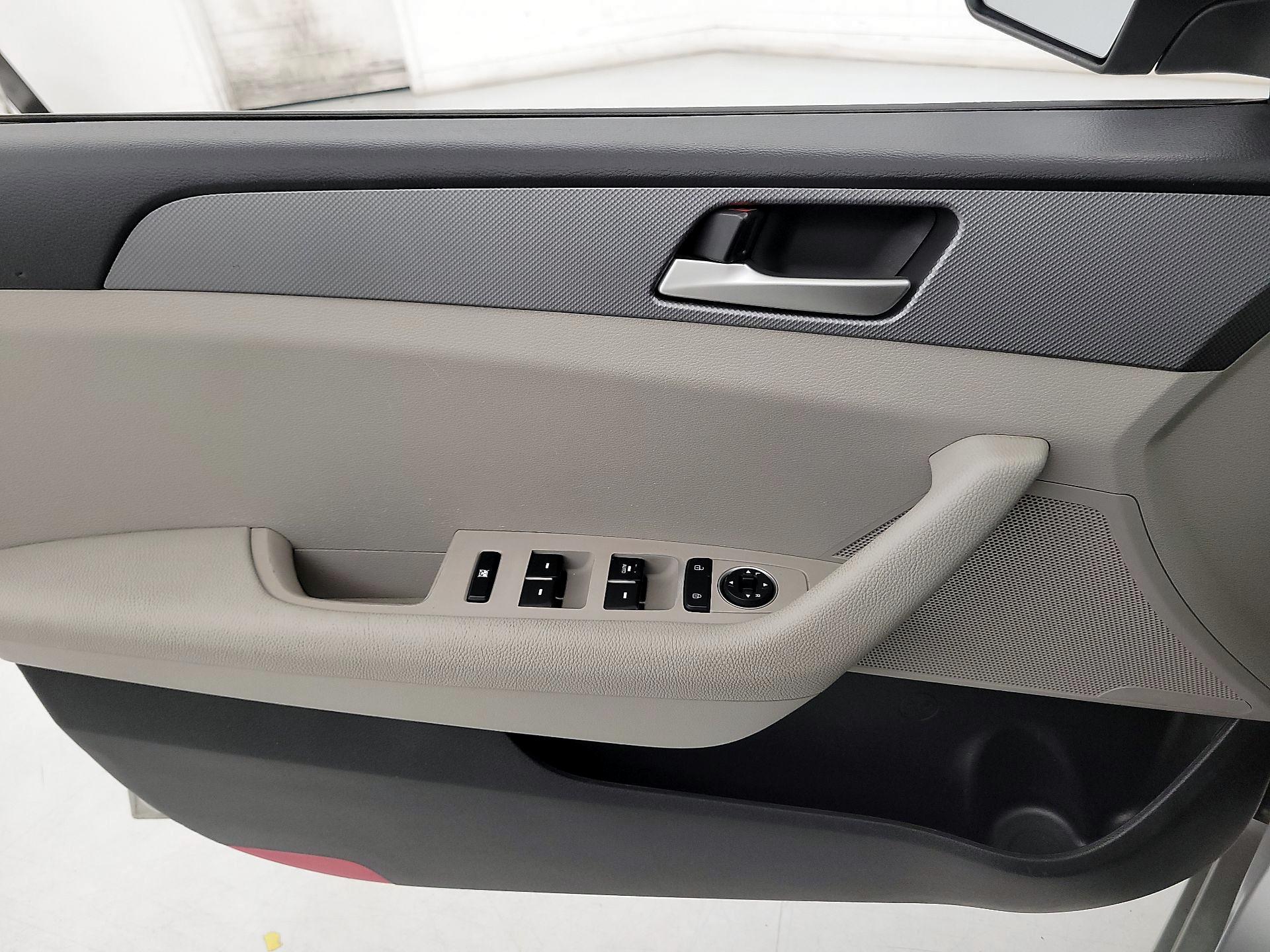 Thumbnail: 2018 Hyundai Sonata - 12