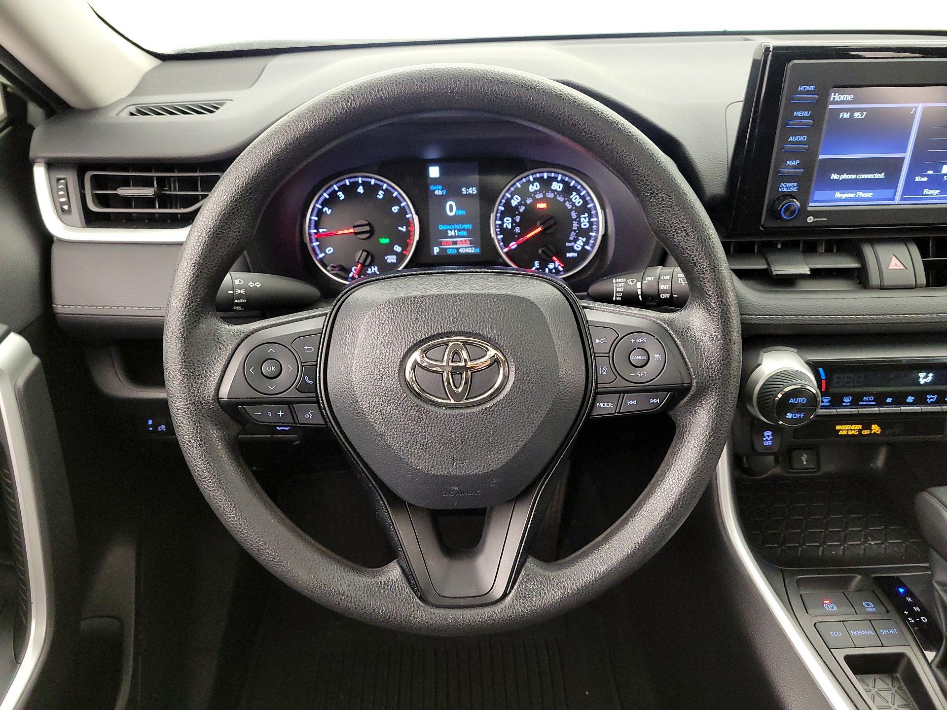 Thumbnail: 2022 Toyota RAV4 - 10