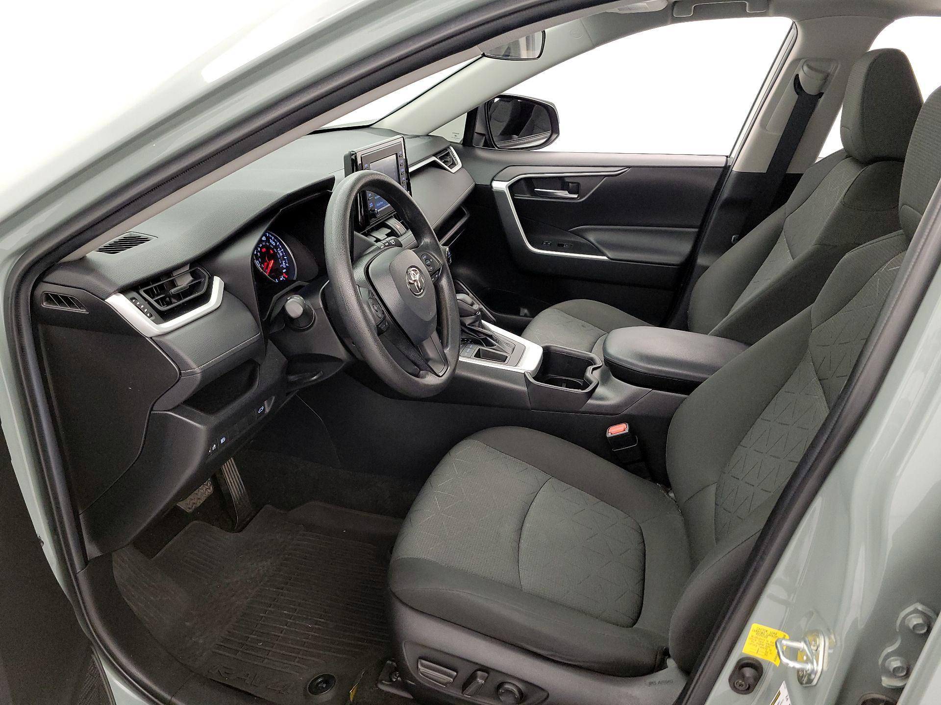 Thumbnail: 2022 Toyota RAV4 - 11