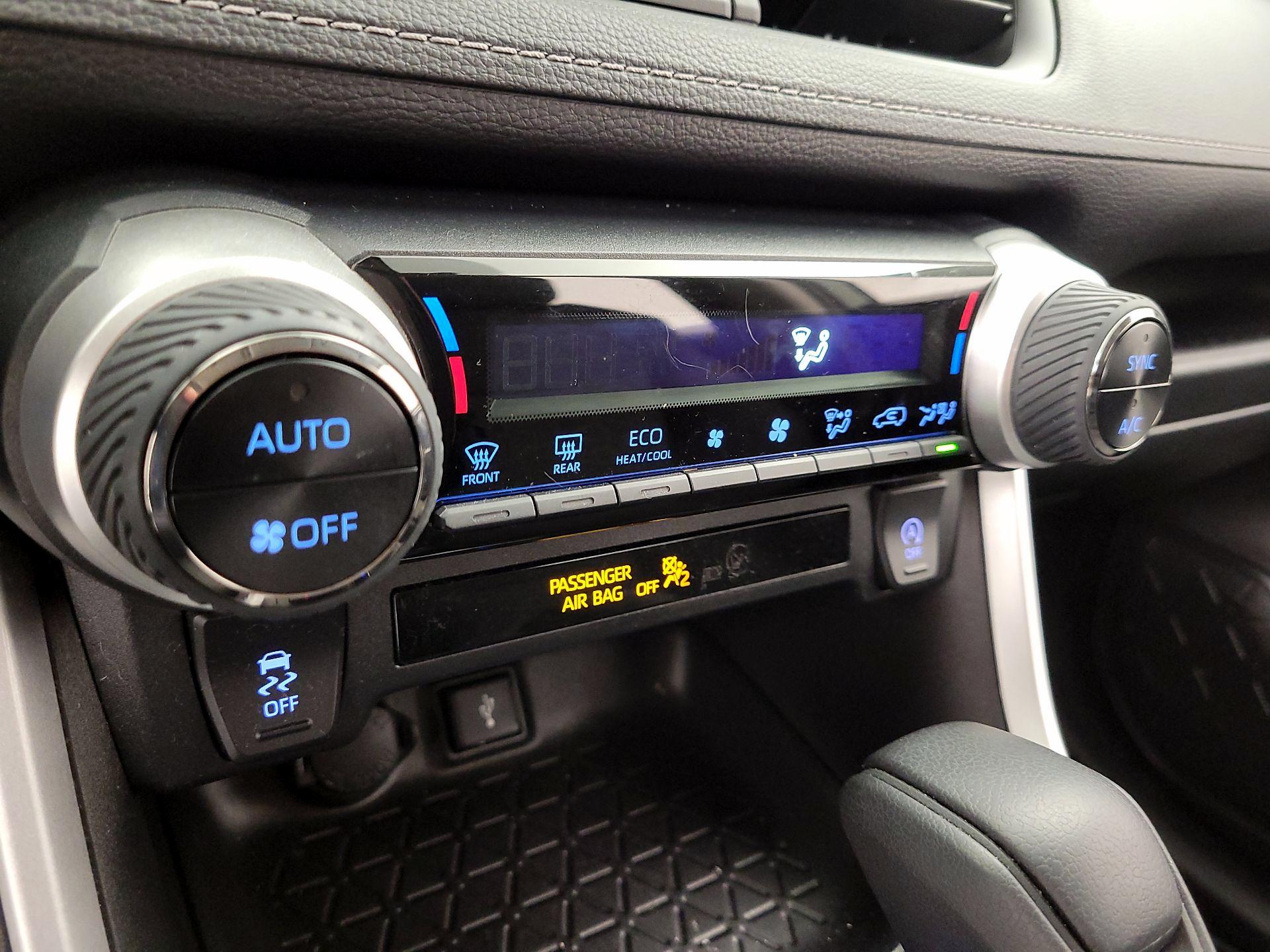 Thumbnail: 2022 Toyota RAV4 - 16