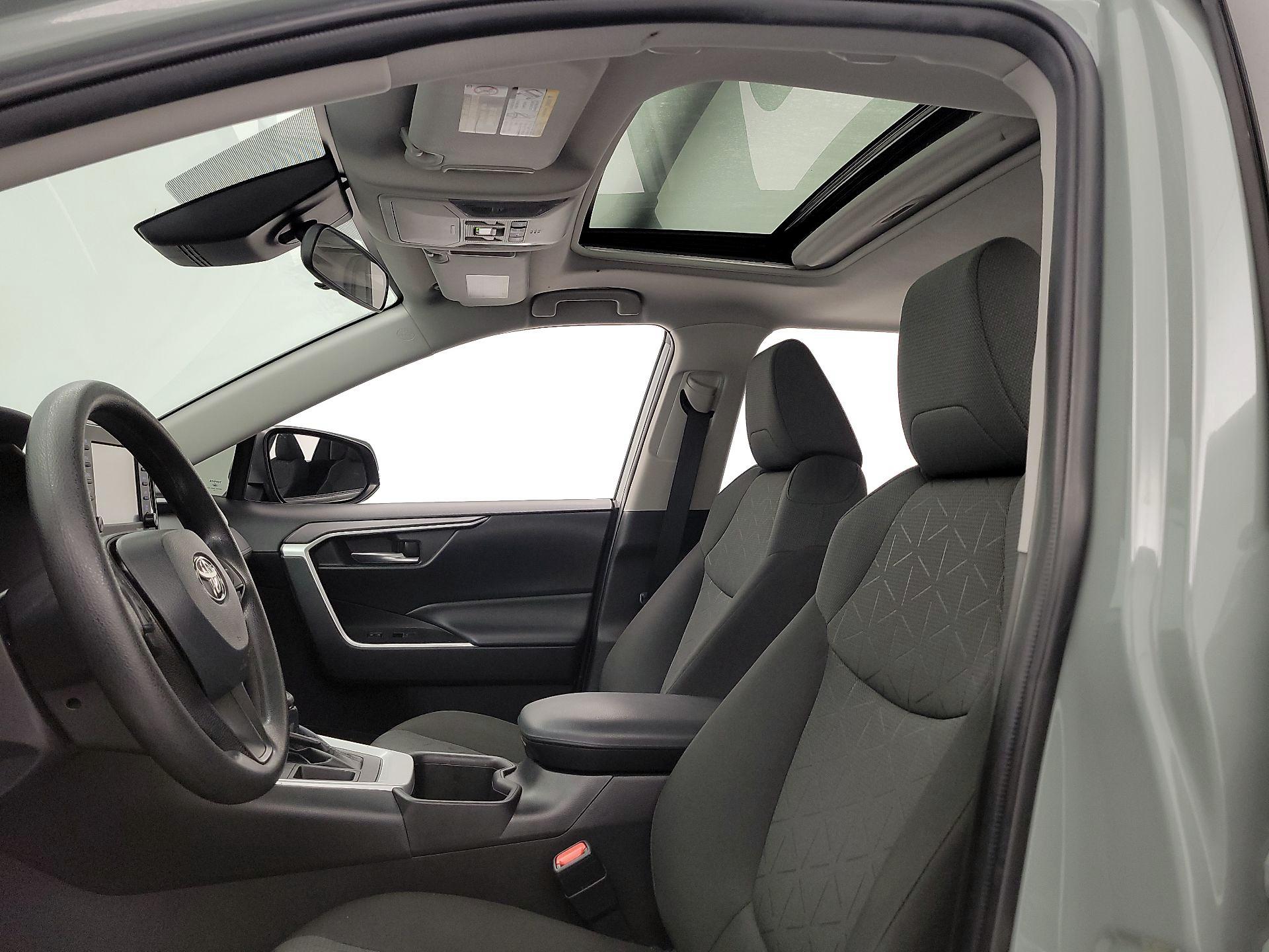 Thumbnail: 2022 Toyota RAV4 - 19