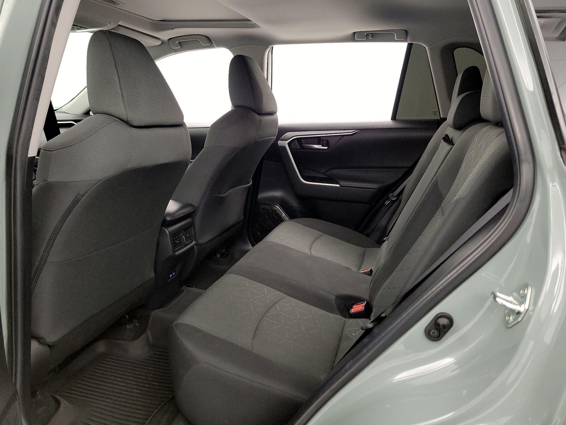 Thumbnail: 2022 Toyota RAV4 - 20