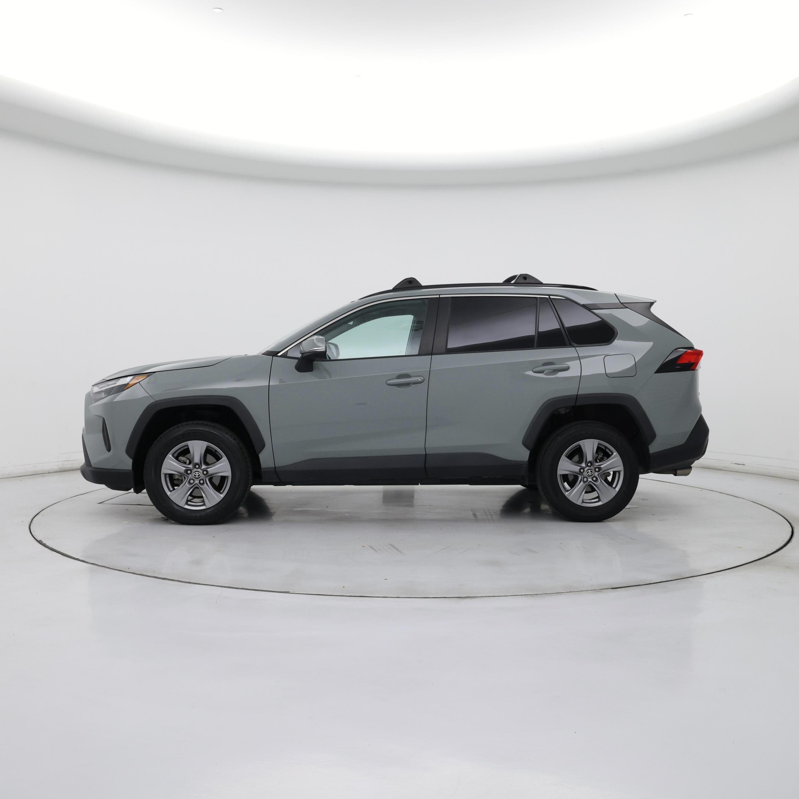 Thumbnail: 2022 Toyota RAV4 - 3