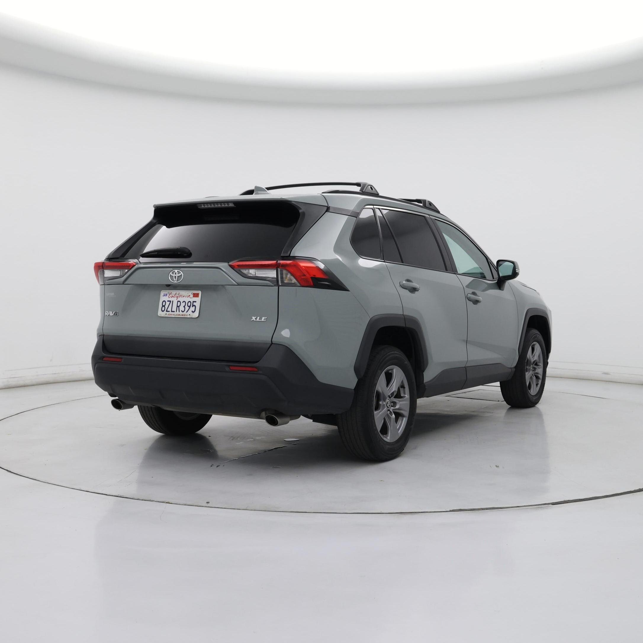 Thumbnail: 2022 Toyota RAV4 - 8