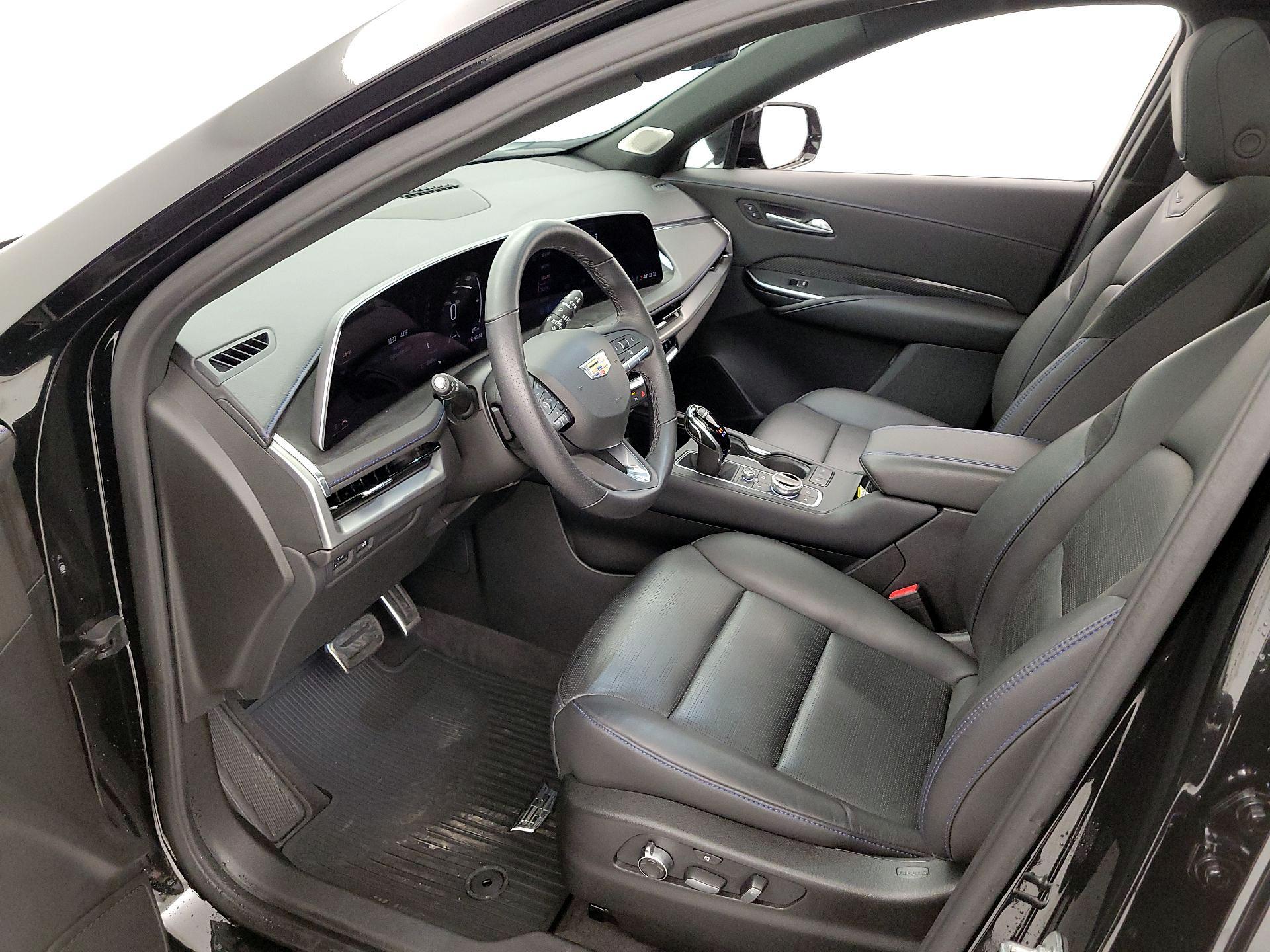 Thumbnail: 2024 Cadillac XT4 - 11