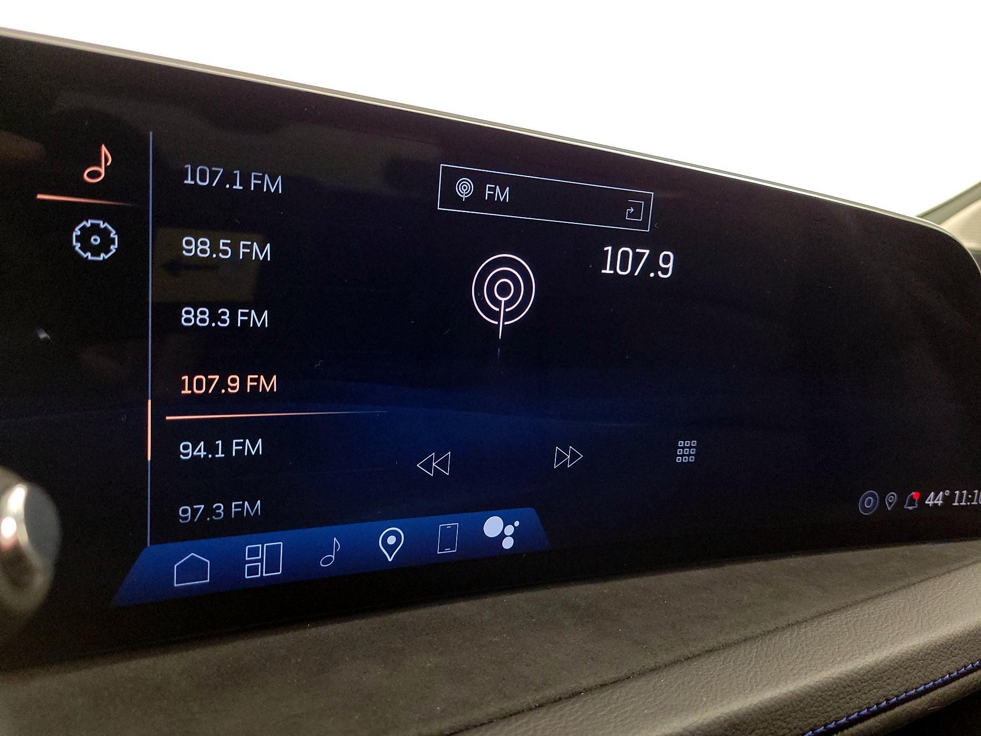 Thumbnail: 2024 Cadillac XT4 - 16