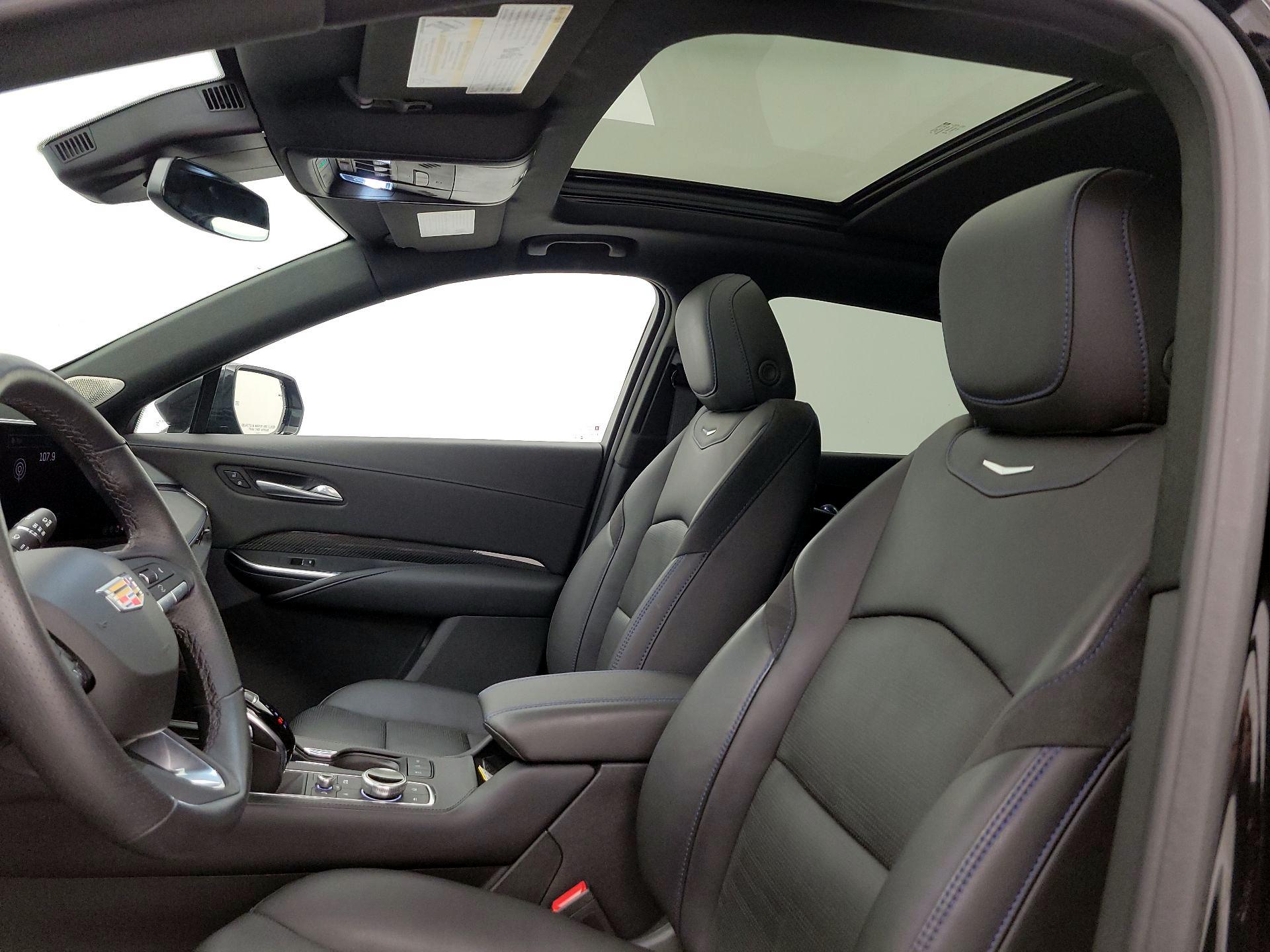 Thumbnail: 2024 Cadillac XT4 - 20