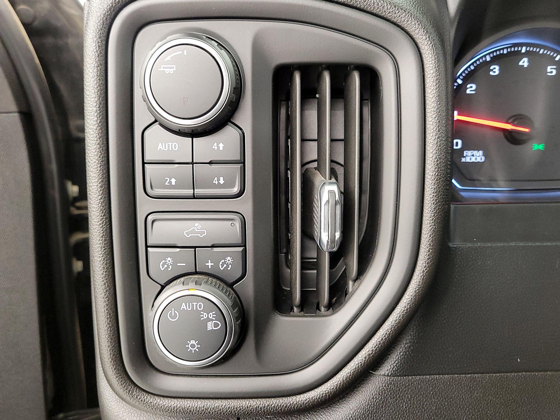 Thumbnail: 2021 Chevrolet Silverado 1500 - 13