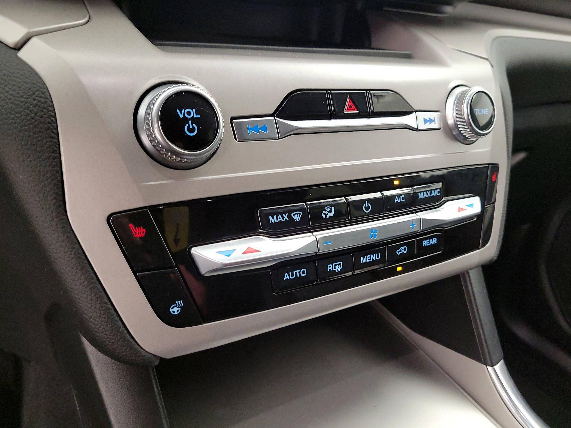 Thumbnail: 2023 Ford Explorer - 16