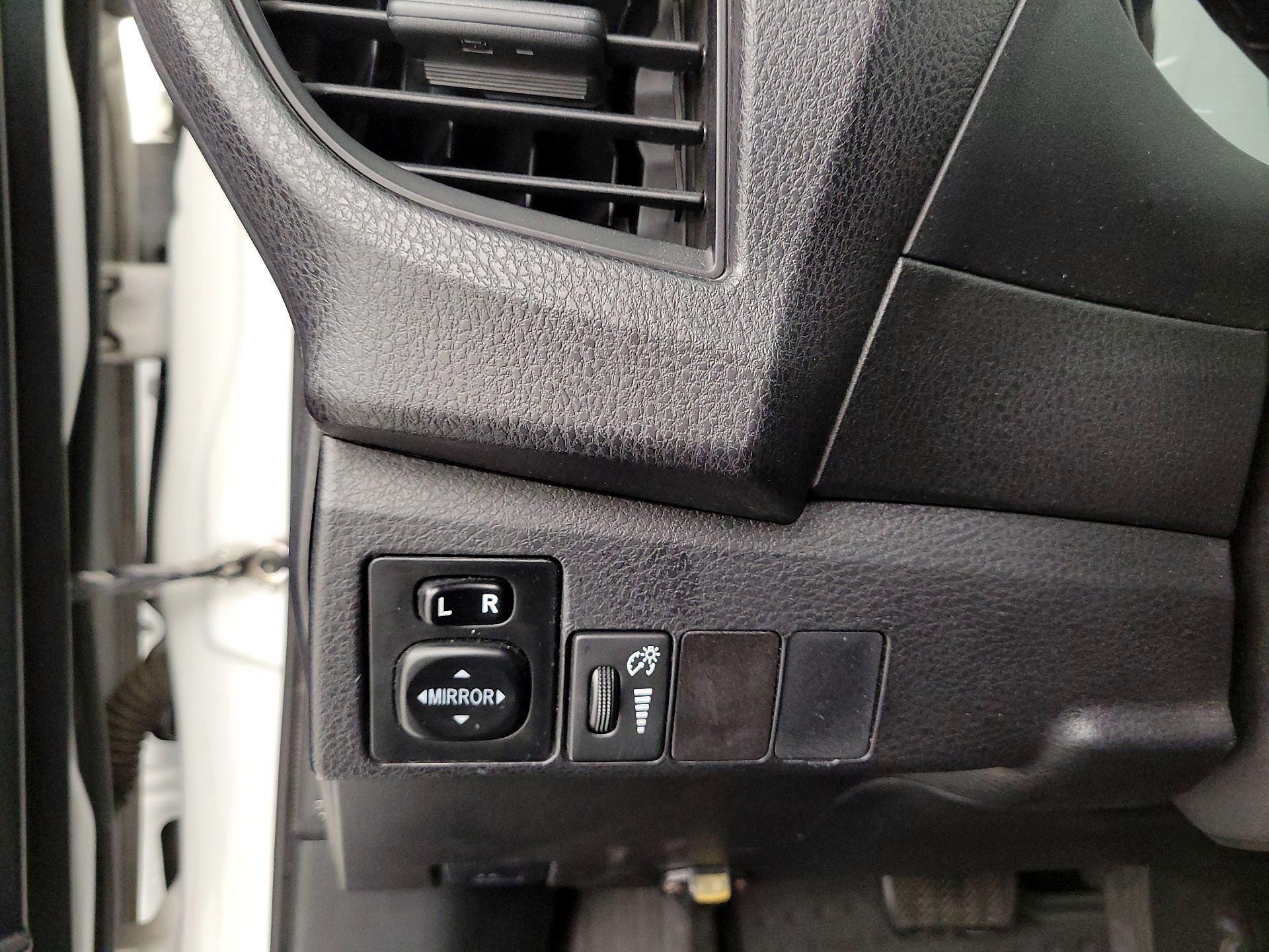 Thumbnail: 2015 Toyota Corolla - 13