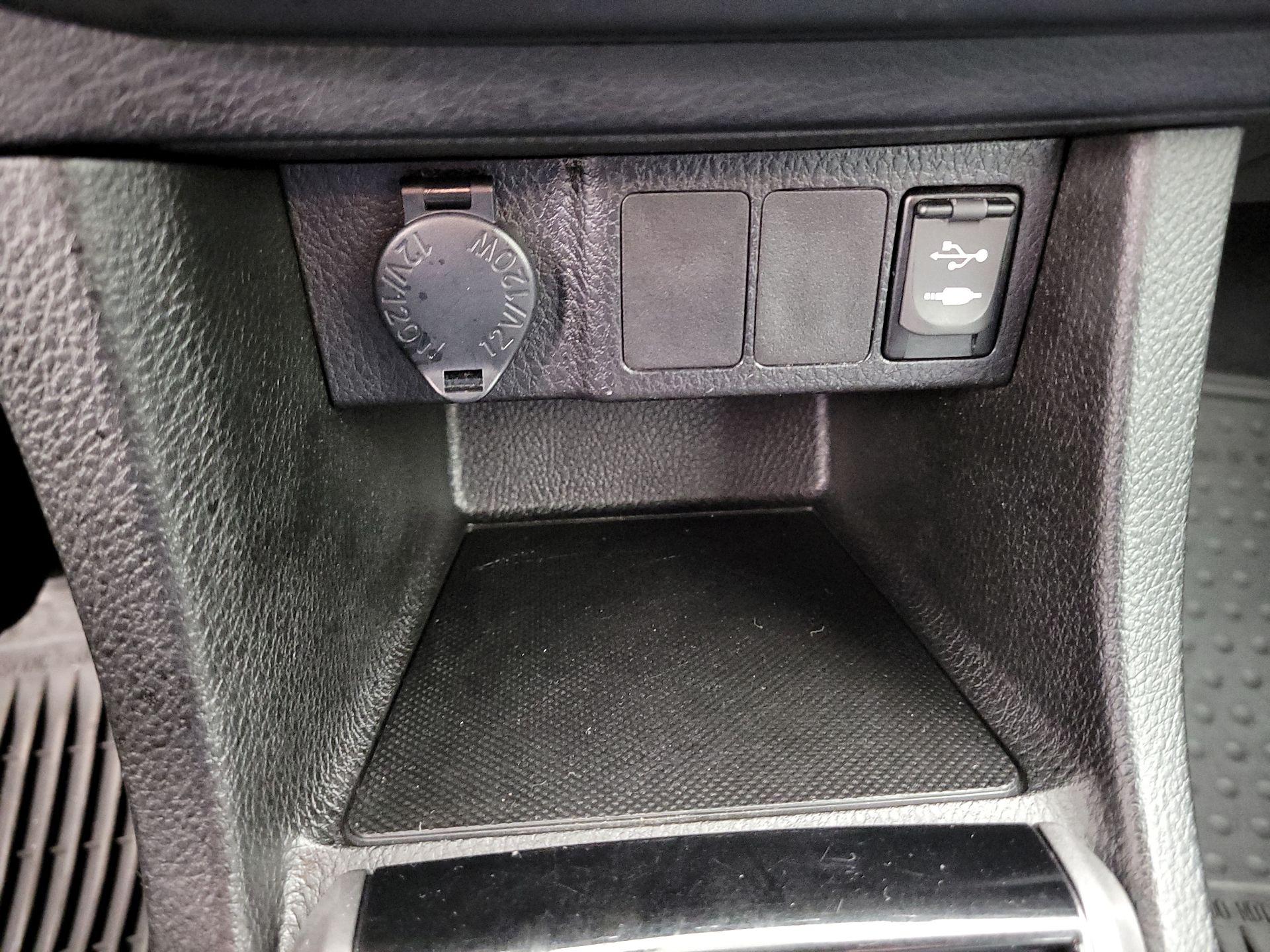 Thumbnail: 2015 Toyota Corolla - 17