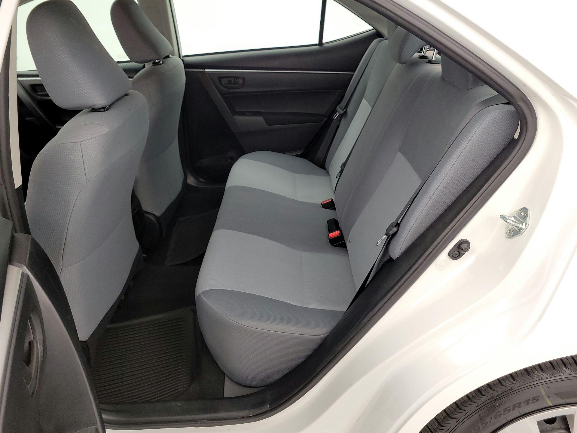 Thumbnail: 2015 Toyota Corolla - 18