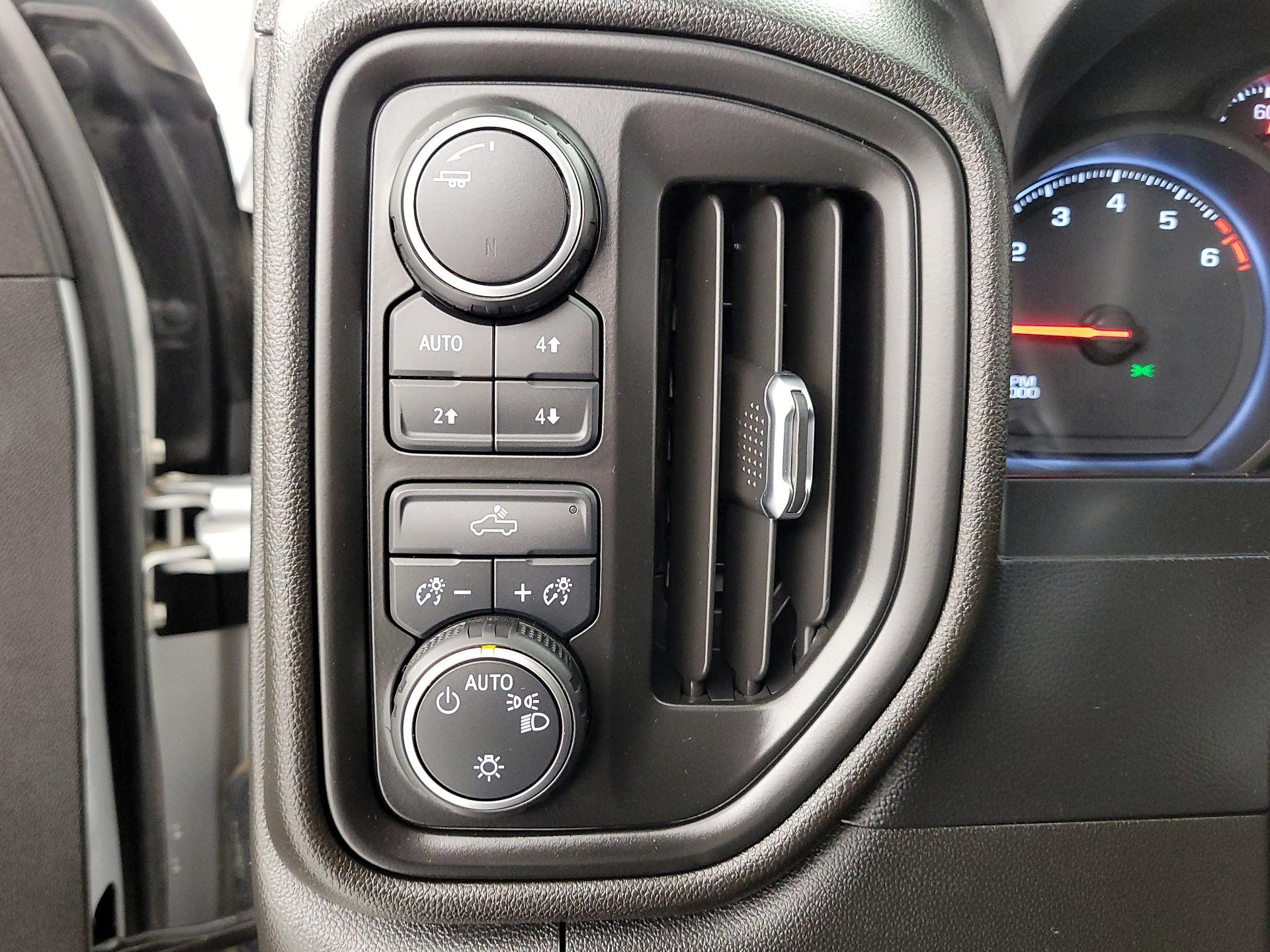 Thumbnail: 2021 Chevrolet Silverado 1500 - 13