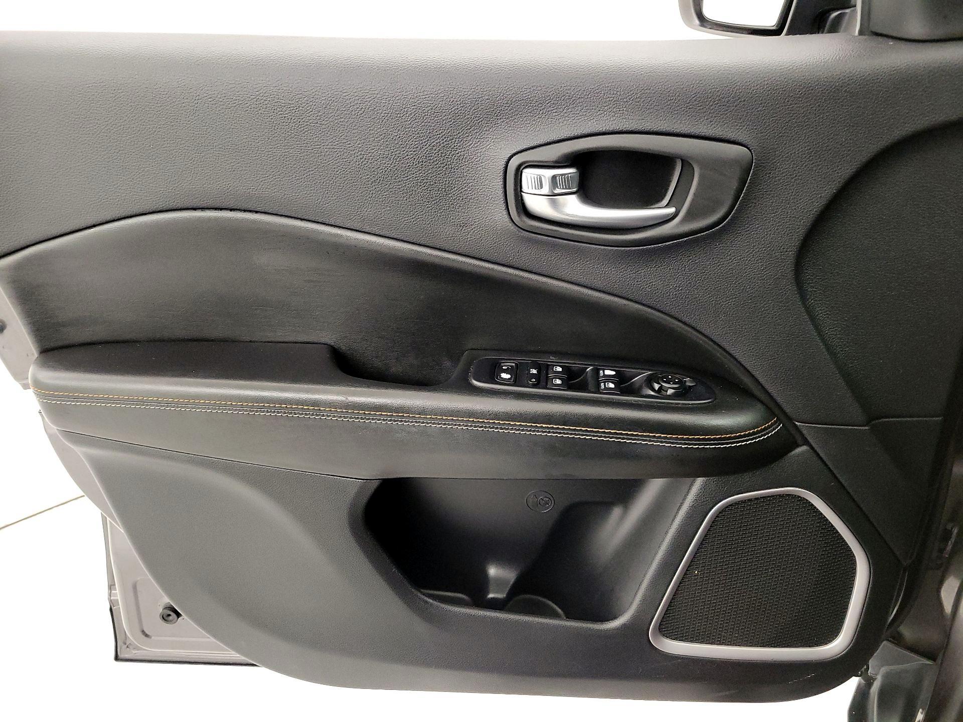 Thumbnail: 2020 Jeep Compass - 12