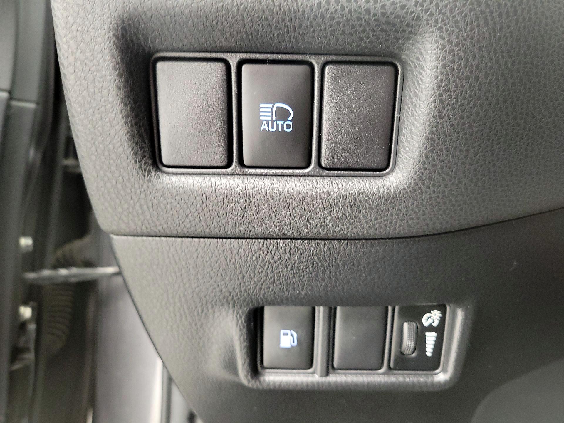 Thumbnail: 2019 Toyota C-HR - 13