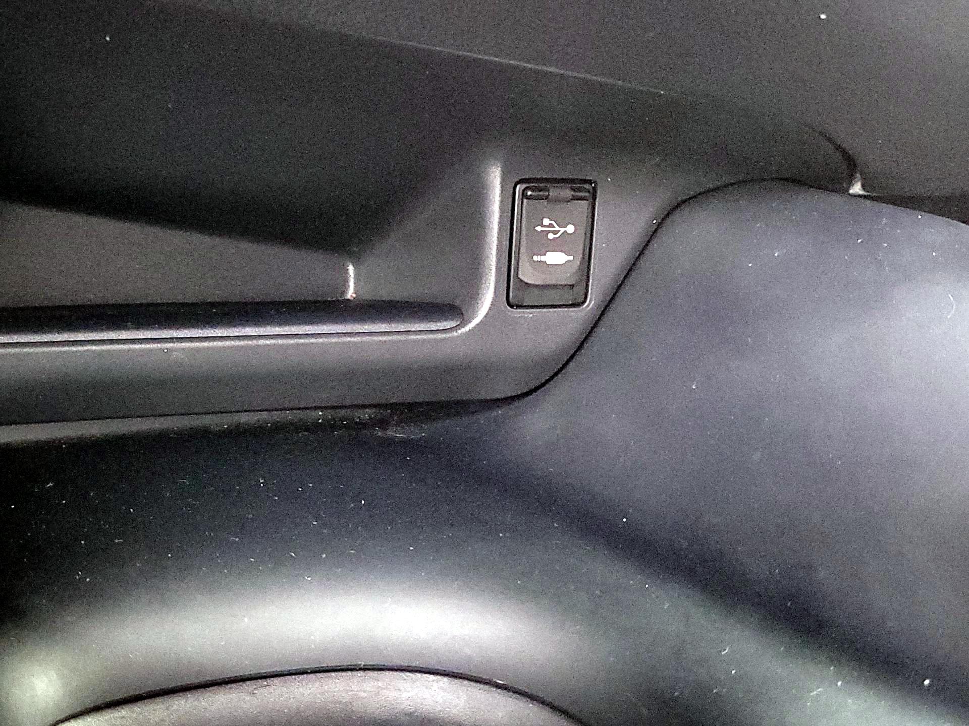 Thumbnail: 2019 Toyota C-HR - 18