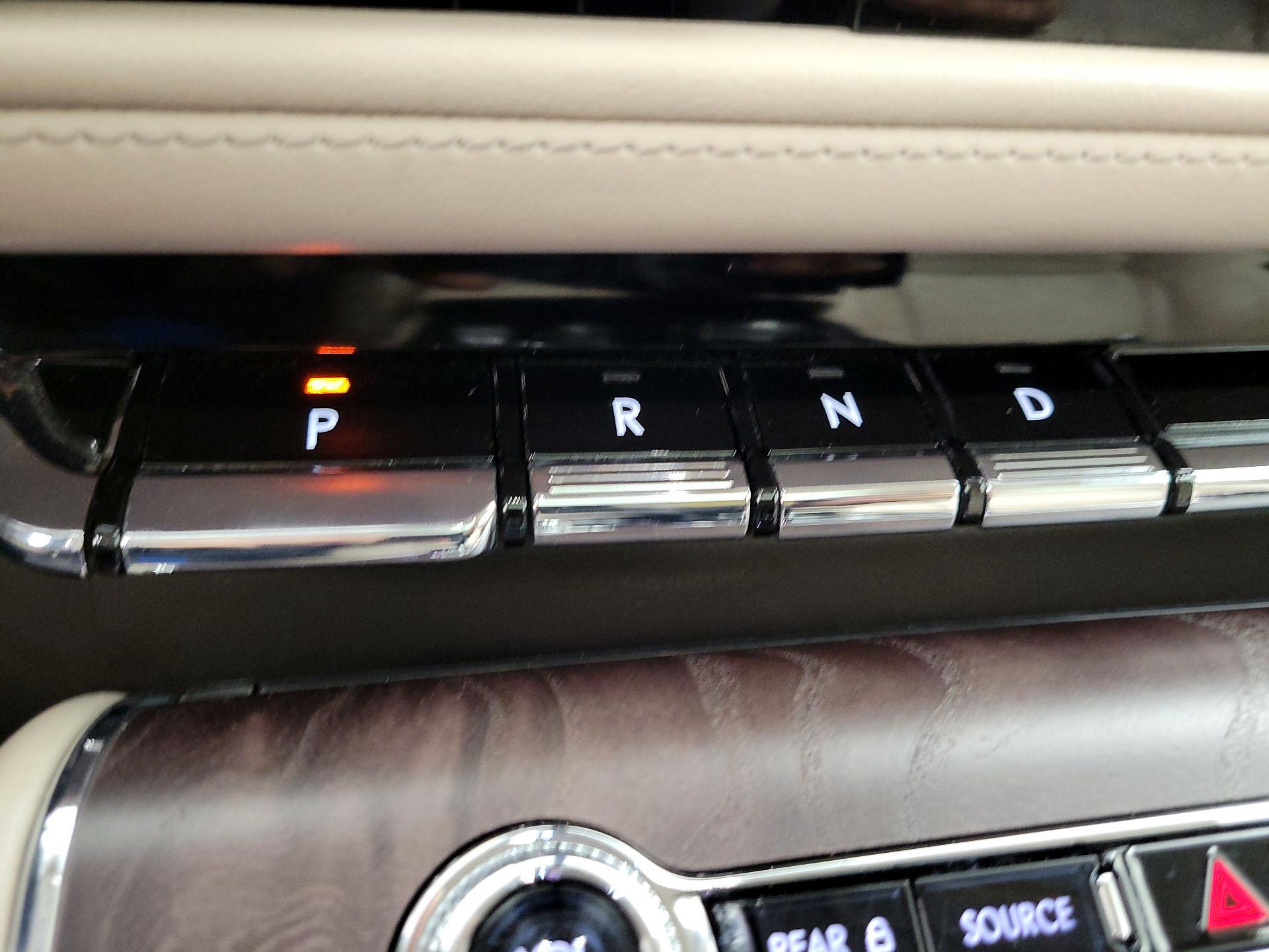 Thumbnail: 2023 Lincoln Aviator - 18