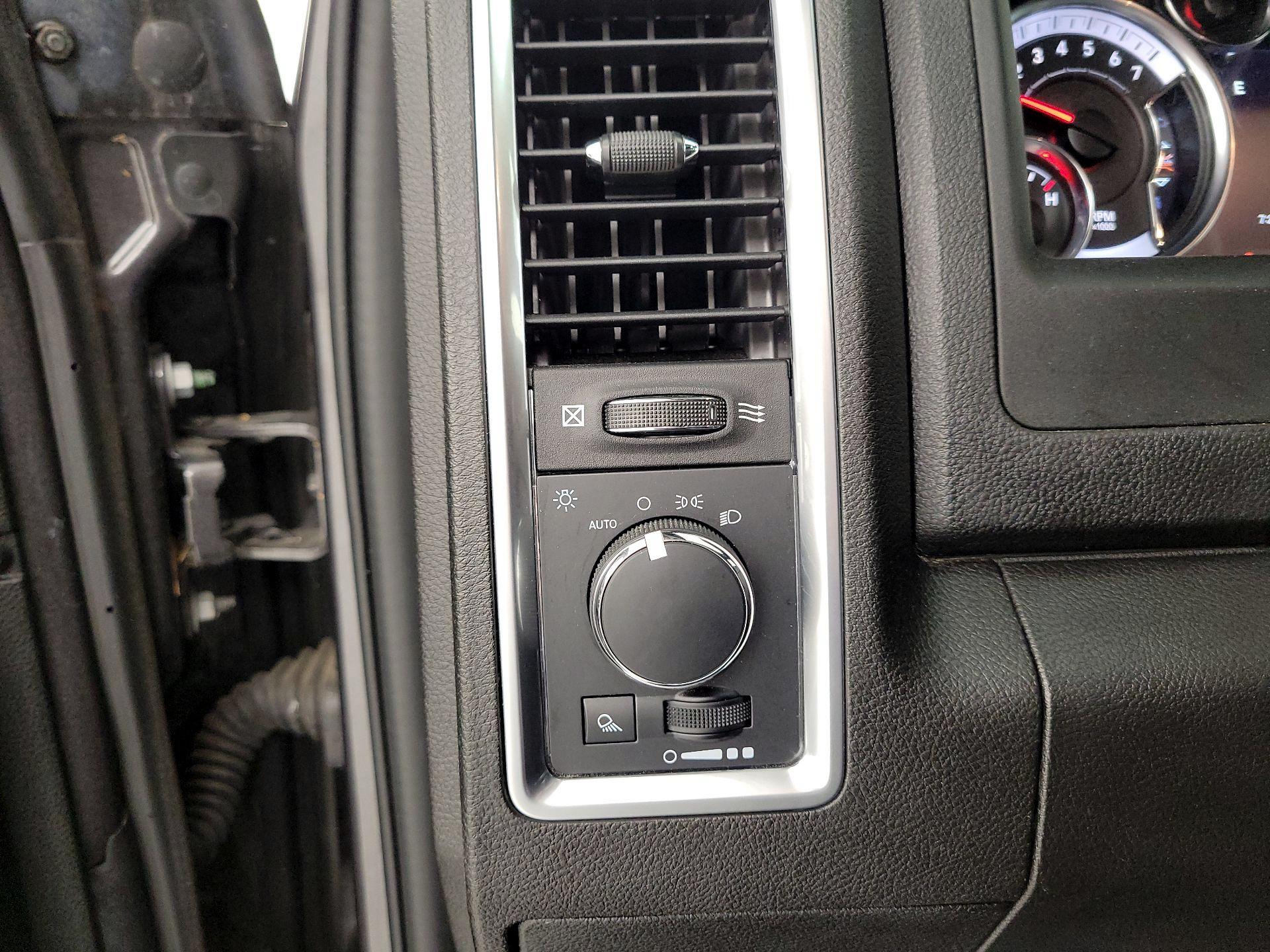 Thumbnail: 2022 RAM 1500 Classic - 13