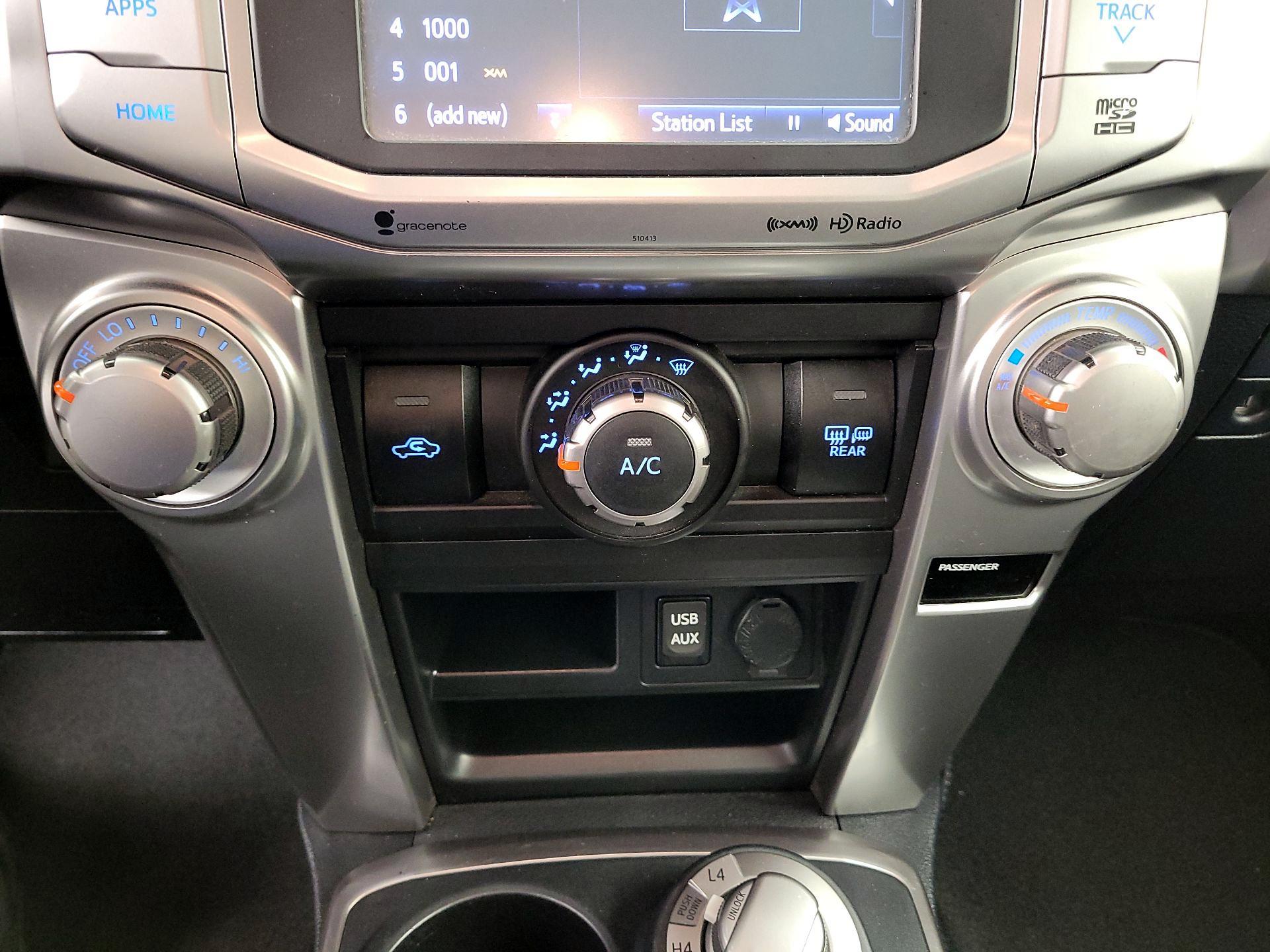 Thumbnail: 2019 Toyota 4Runner - 17