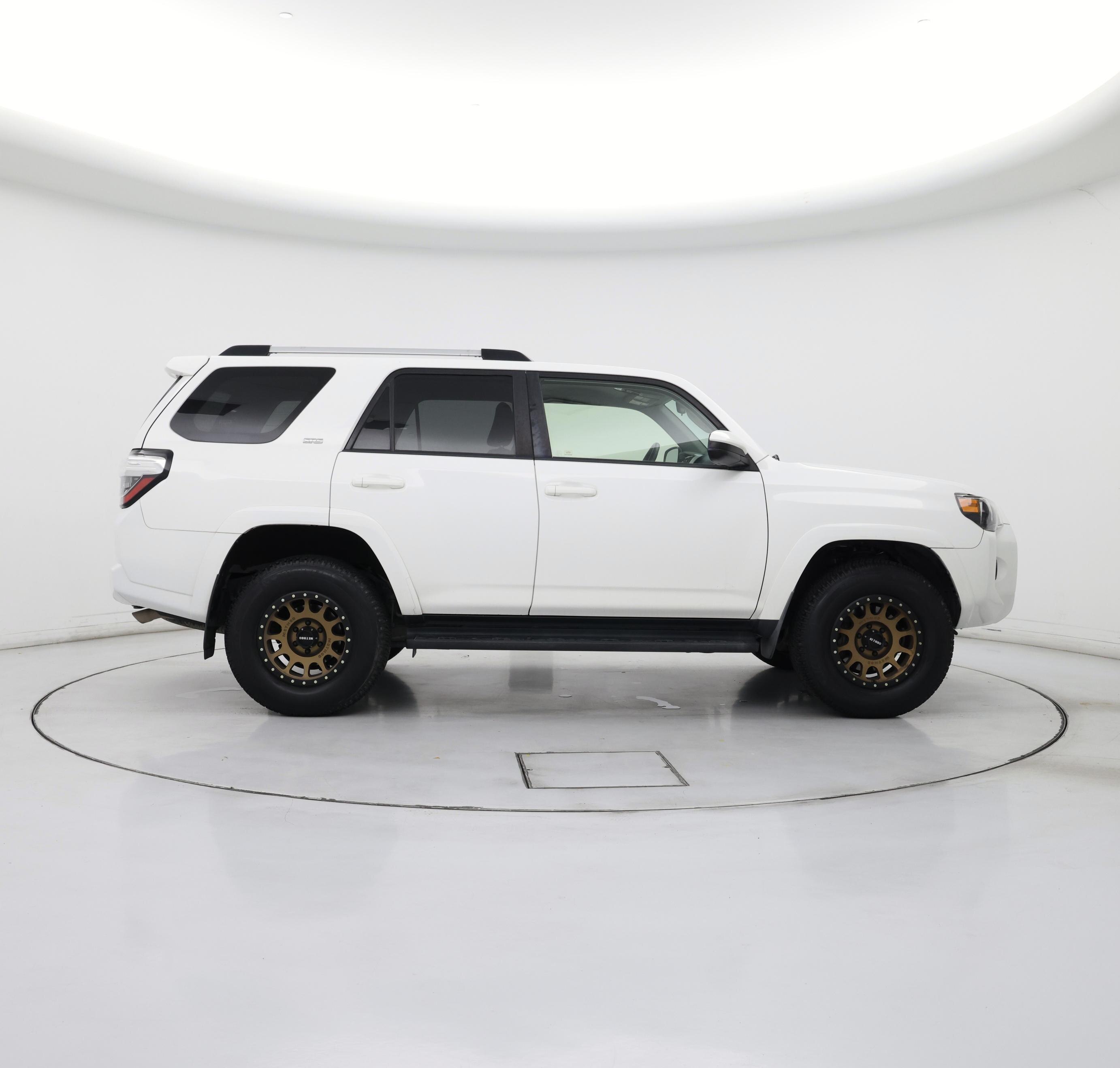 Thumbnail: 2019 Toyota 4Runner - 7