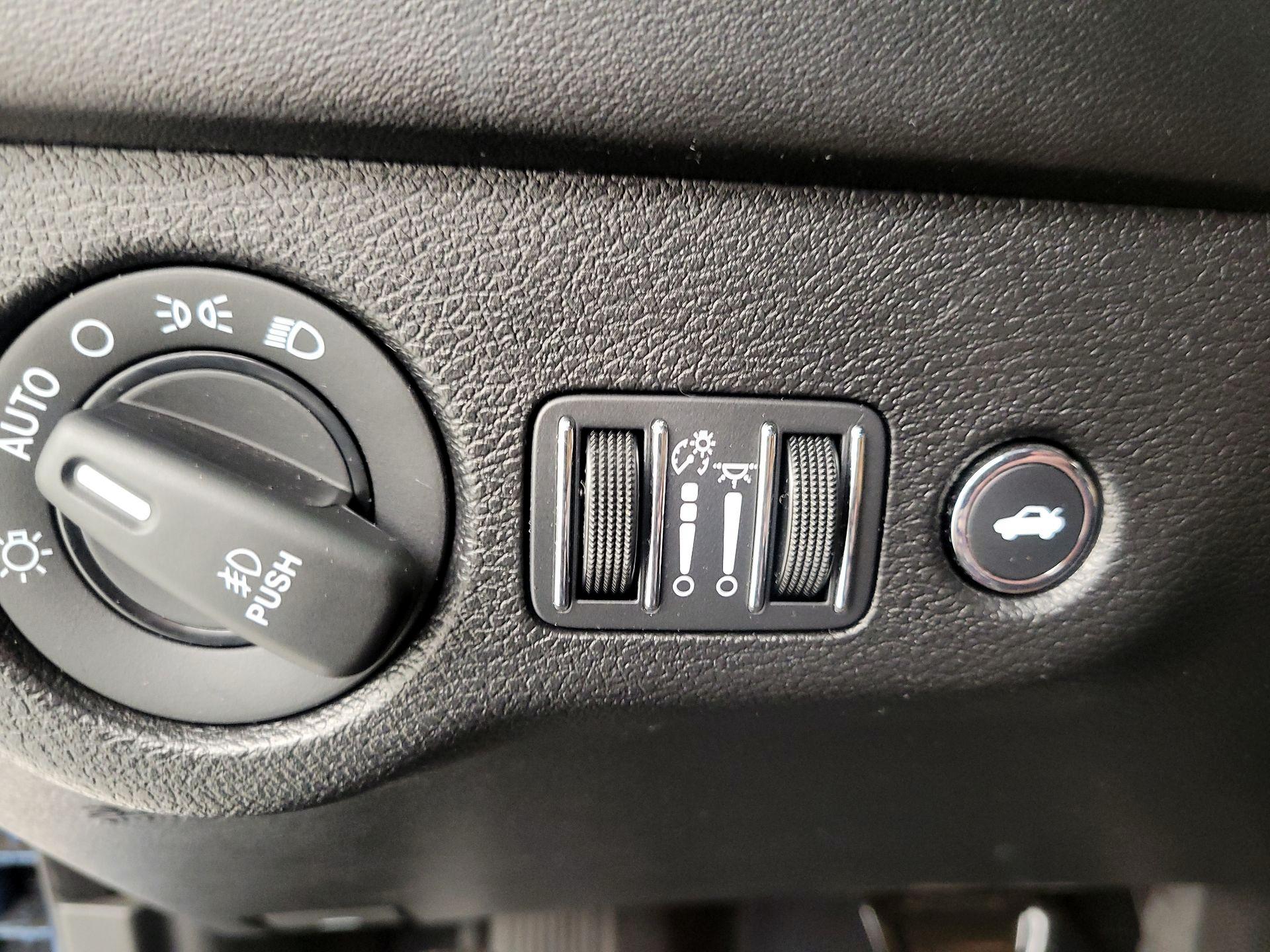 Thumbnail: 2021 Dodge Charger - 13